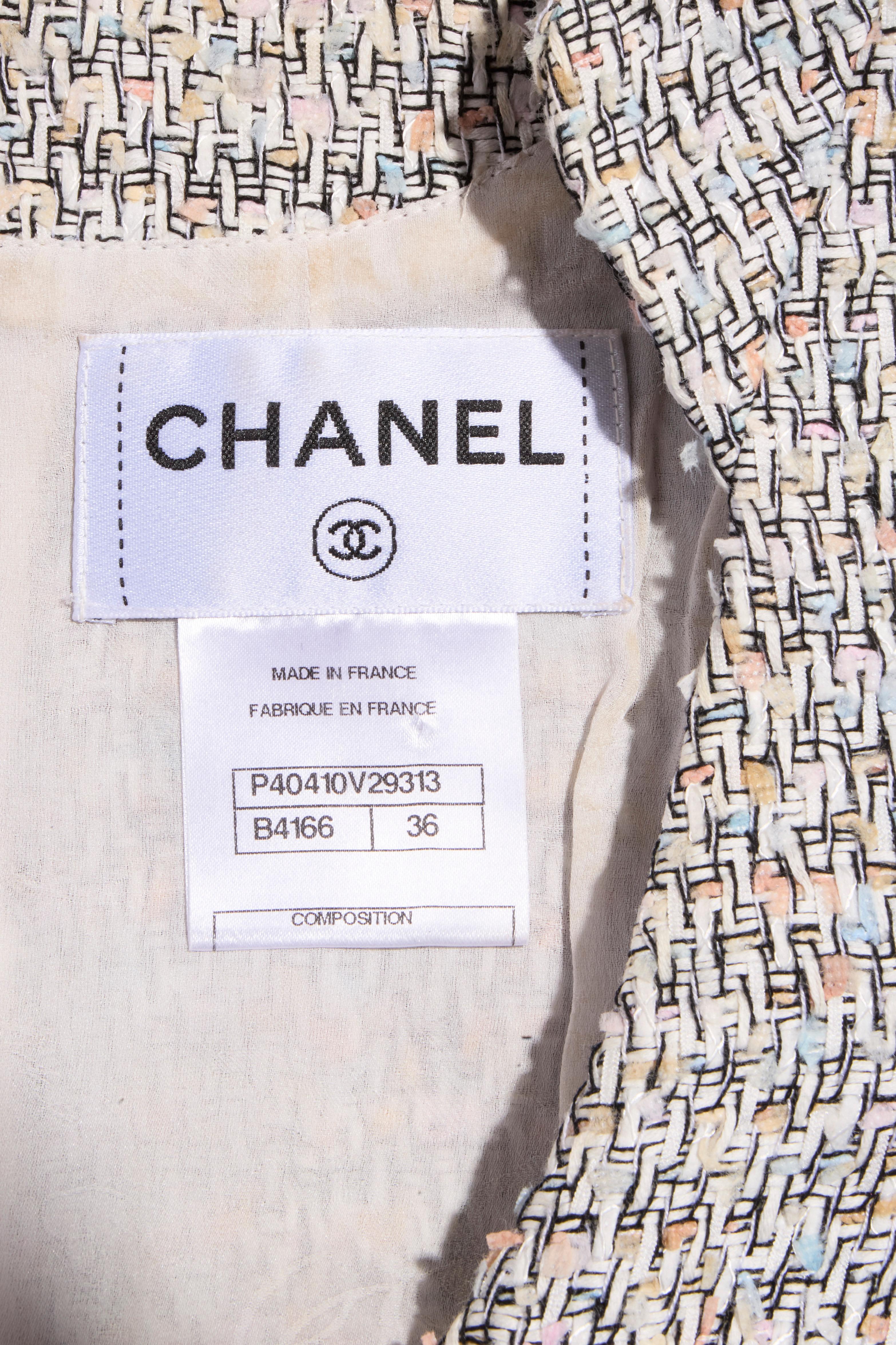 Chanel Primavera/Verano 2010 Conjunto de vestido y chaqueta de tweed en tonos pastel FR 36 / US 4 en venta 11