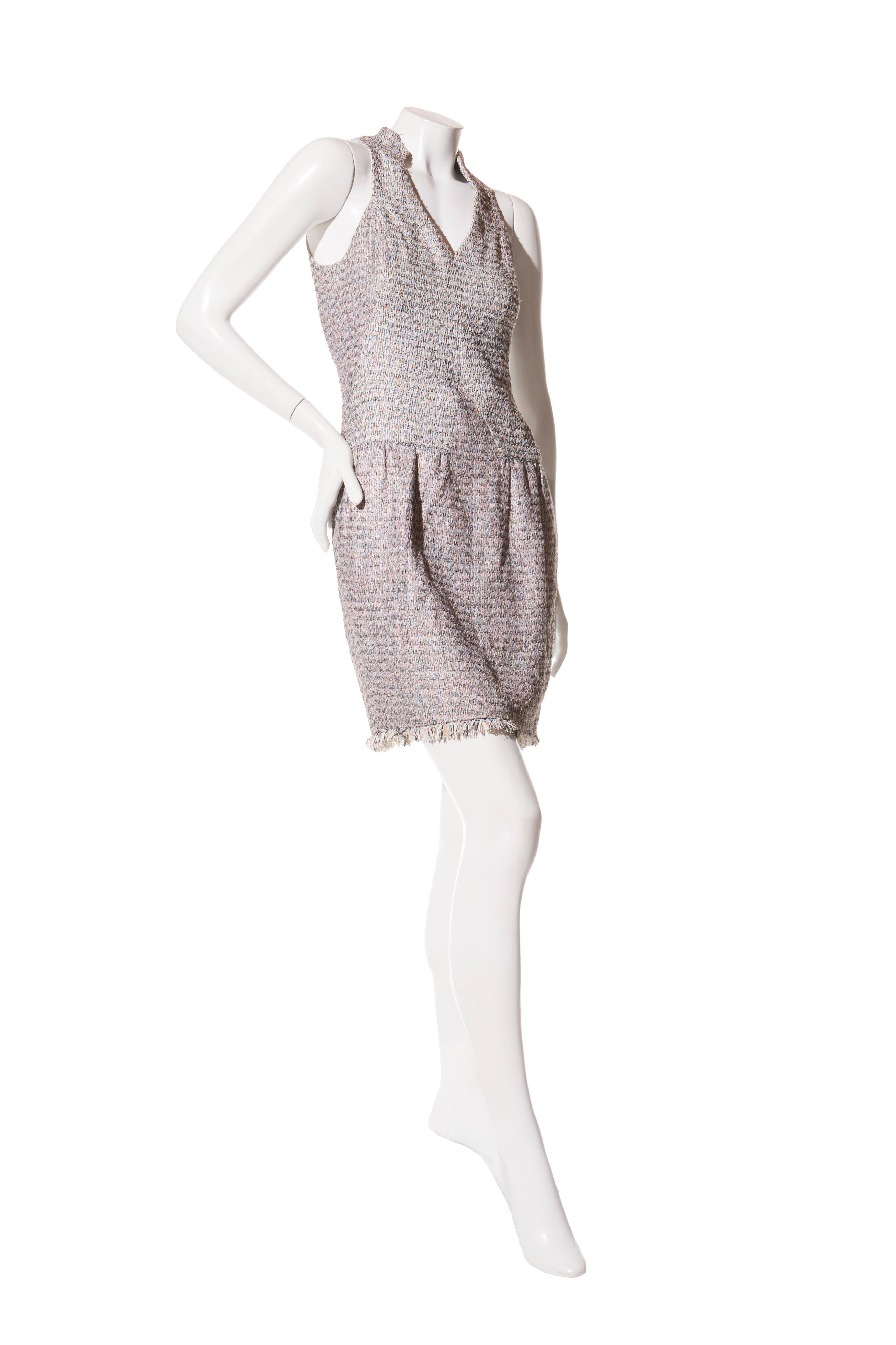 De las mujeres Chanel Primavera/Verano 2010 Conjunto de vestido y chaqueta de tweed en tonos pastel FR 36 / US 4 en venta