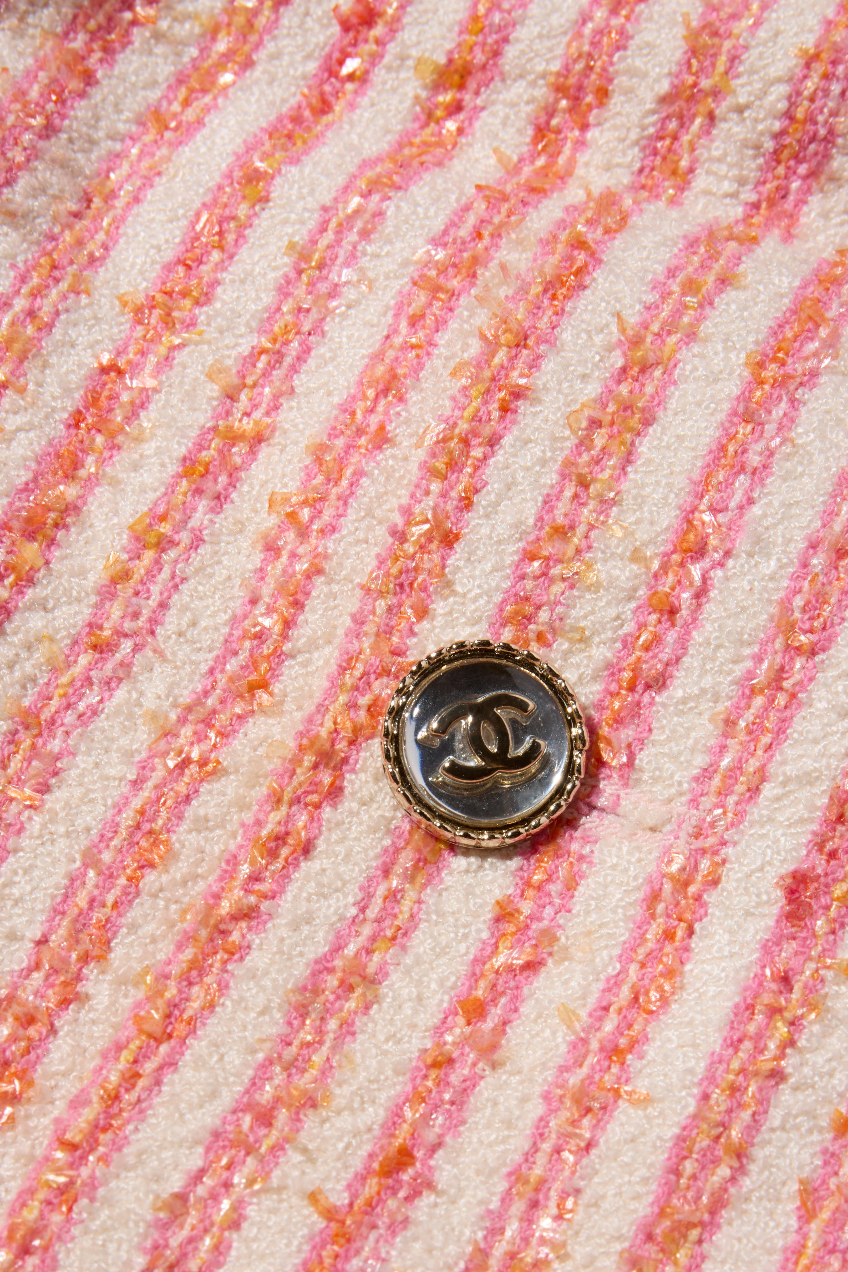 Chanel Spring/Summer 2015 Pink & White Striped Bouclé Dress FR 34 For Sale 3
