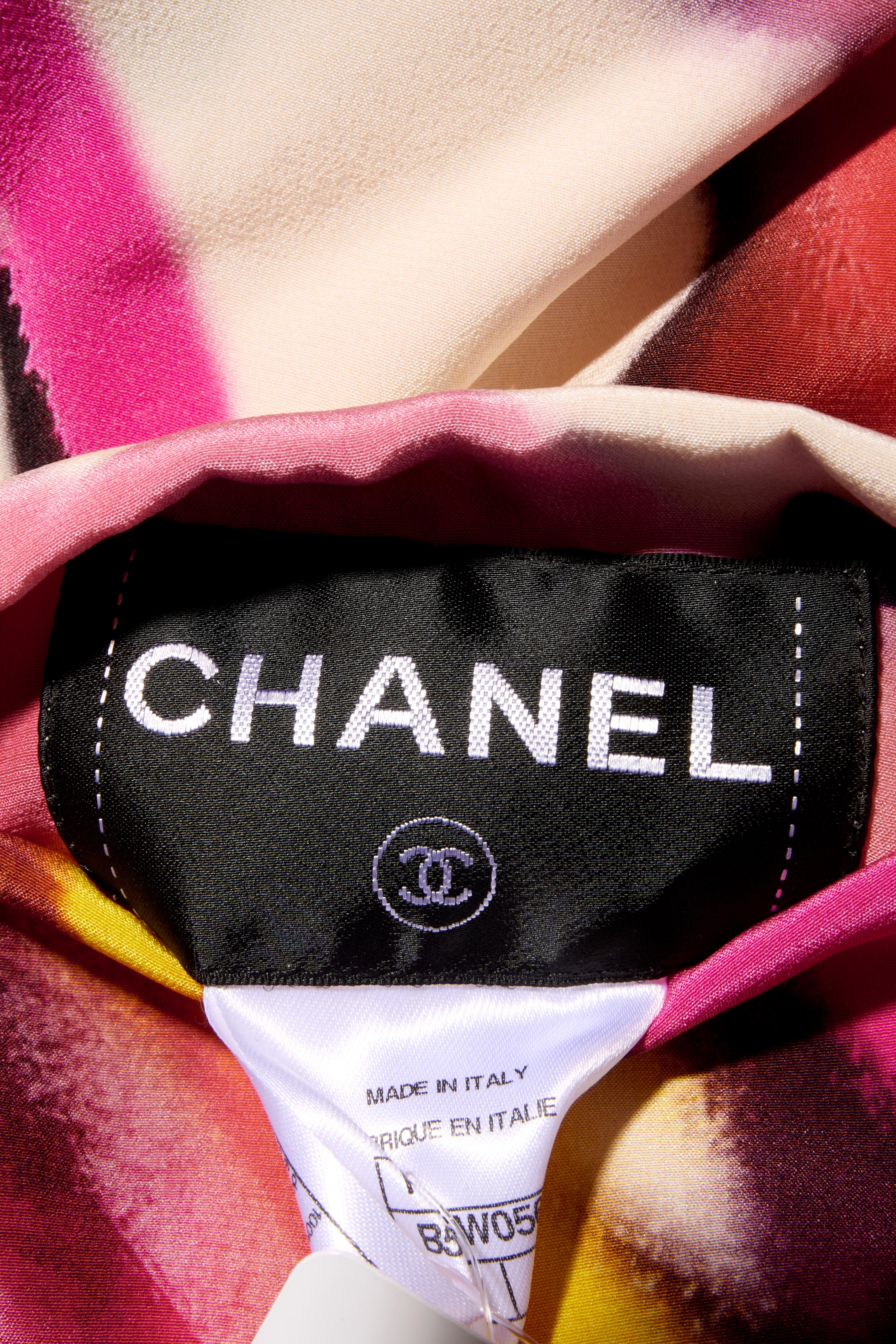 Chanel Spring/Summer 2015 Runway Reversible Crepe de Chine & Tweed Coat Size 36 For Sale 8