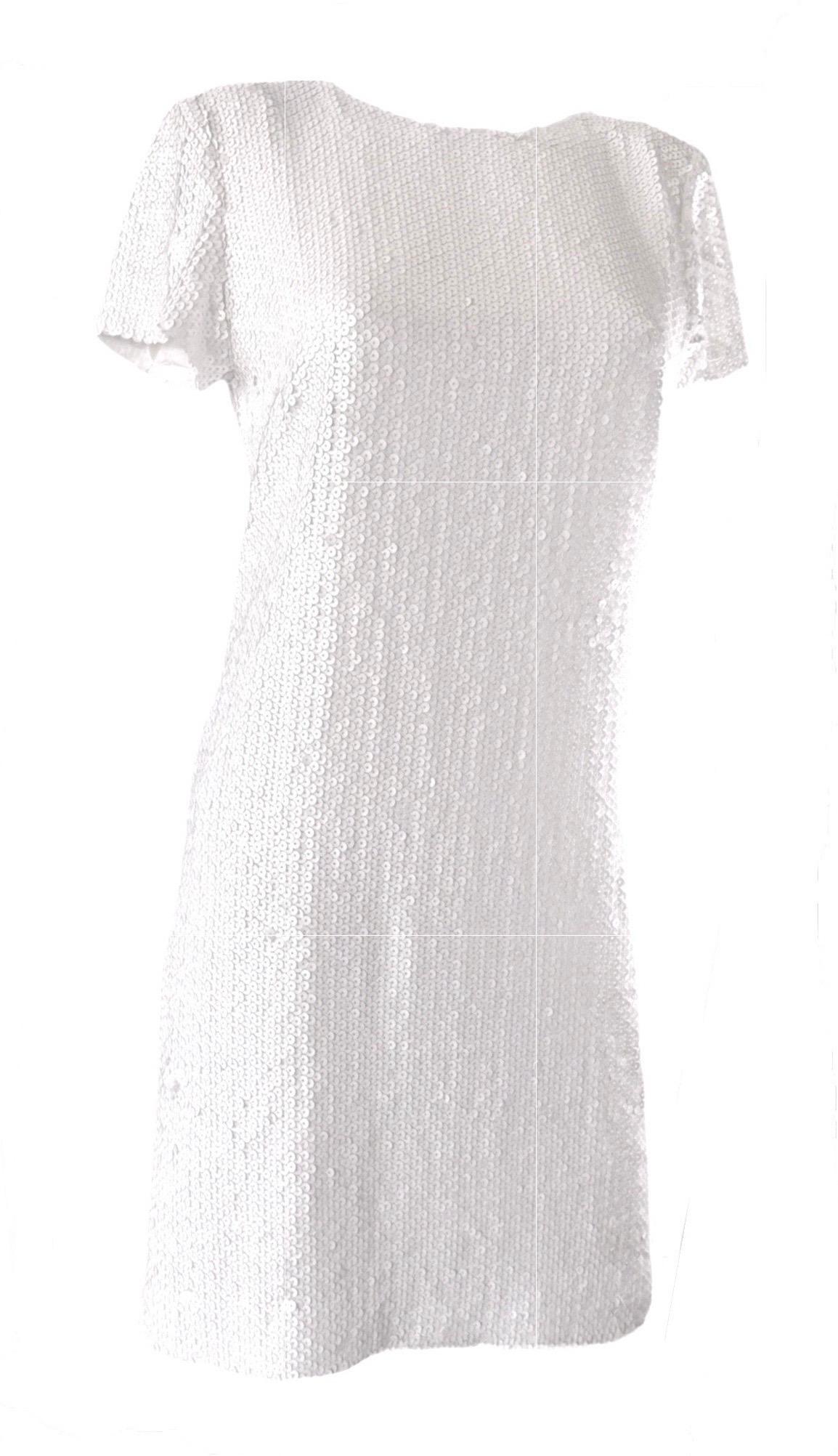 CHANEL Frühjahr/Sommer 2018 Schillerndes weißes Pailletten-Minikleid im Zustand „Relativ gut“ im Angebot in Woodland Hills, CA