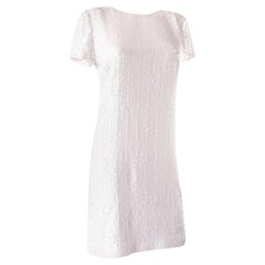 CHANEL Frühjahr/Sommer 2018 Schillerndes weißes Pailletten-Minikleid