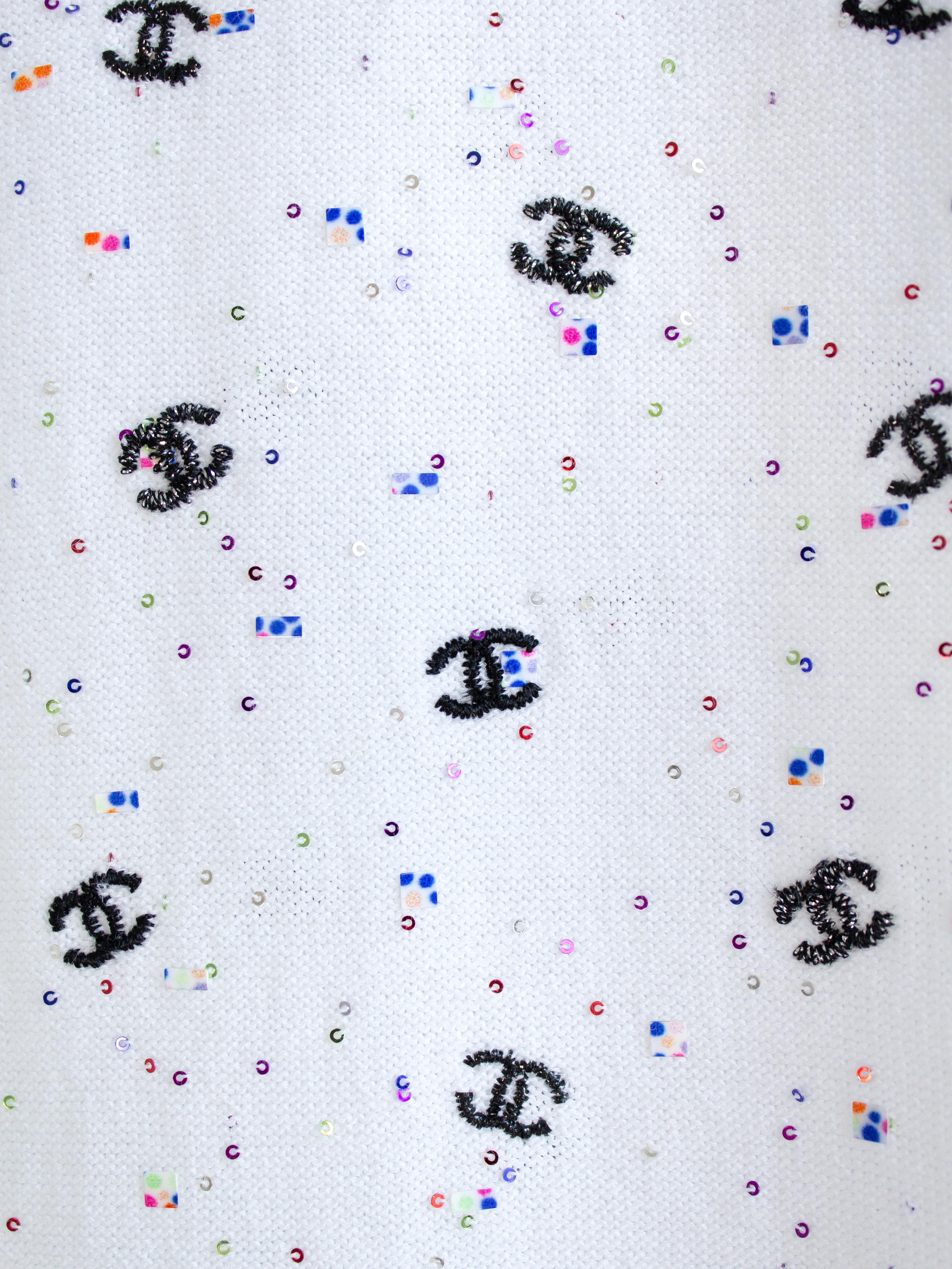 Chanel Spring/Summer 2020 White CC Logo Sequin Embroidered 20S Long Sleeve Top For Sale 2