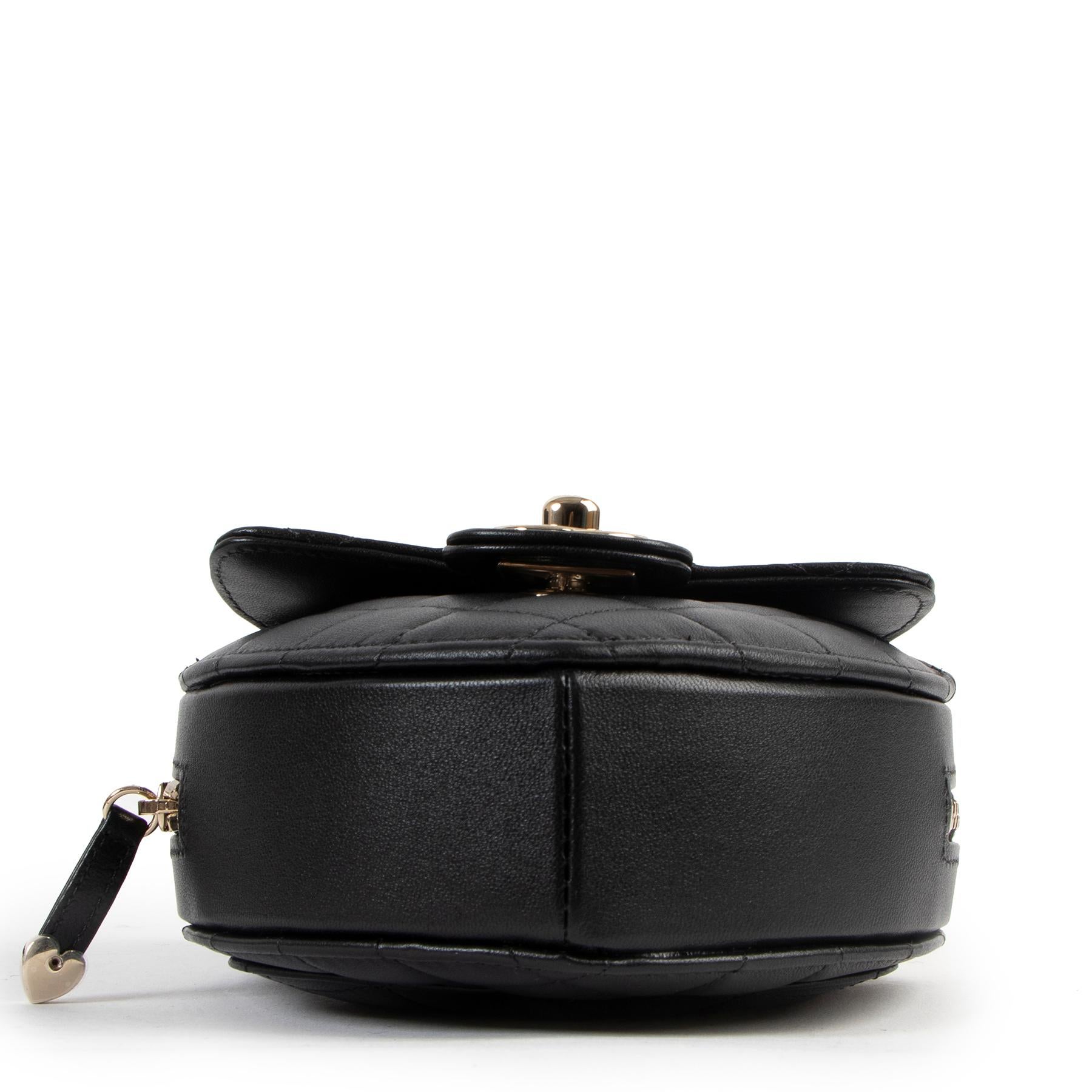 Chanel Spring/Summer 2022 Black Lambskin Heart Clutch With Chain 2