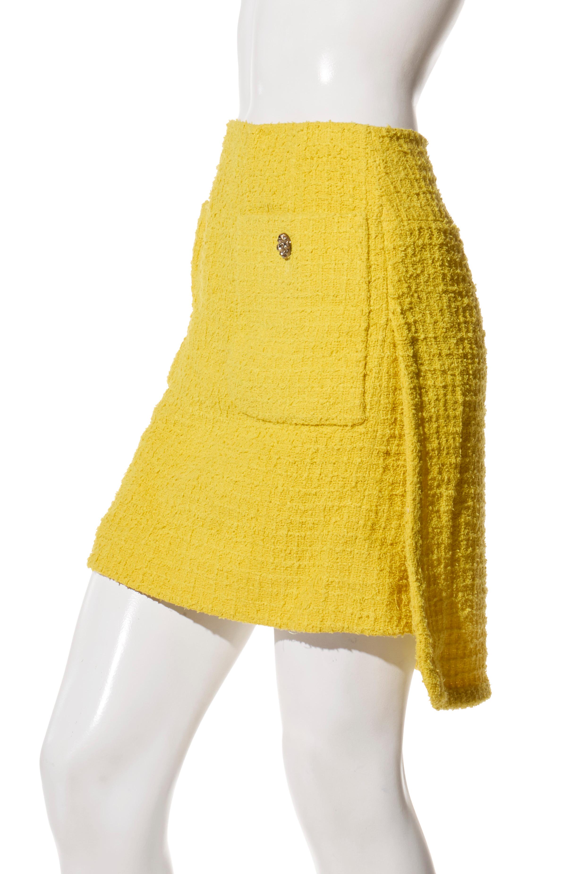 Chanel Printemps/Été 2022 Combinaison jupe en tweed jaune, FR 36 en vente 5