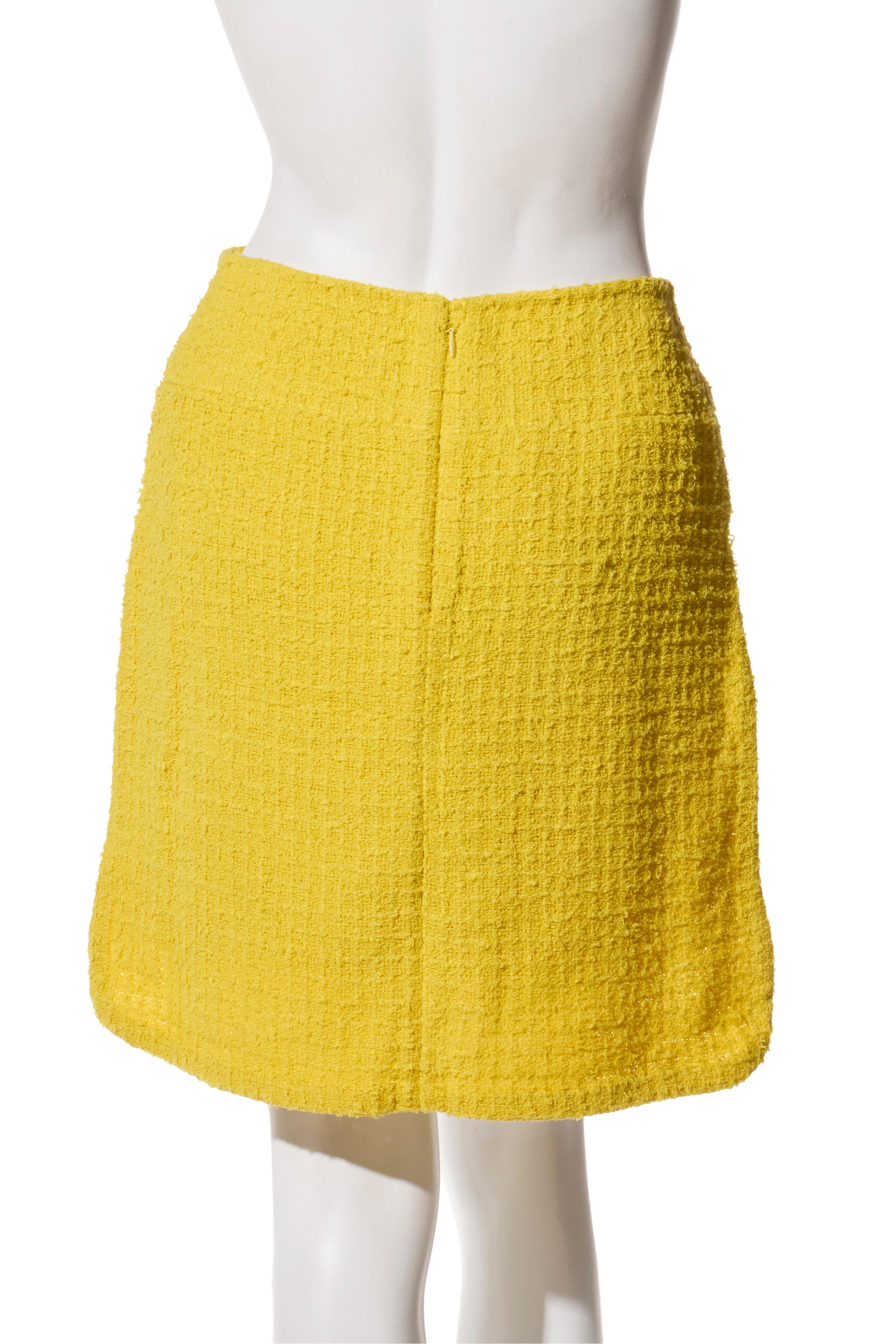 Chanel Printemps/Été 2022 Combinaison jupe en tweed jaune, FR 36 en vente 6