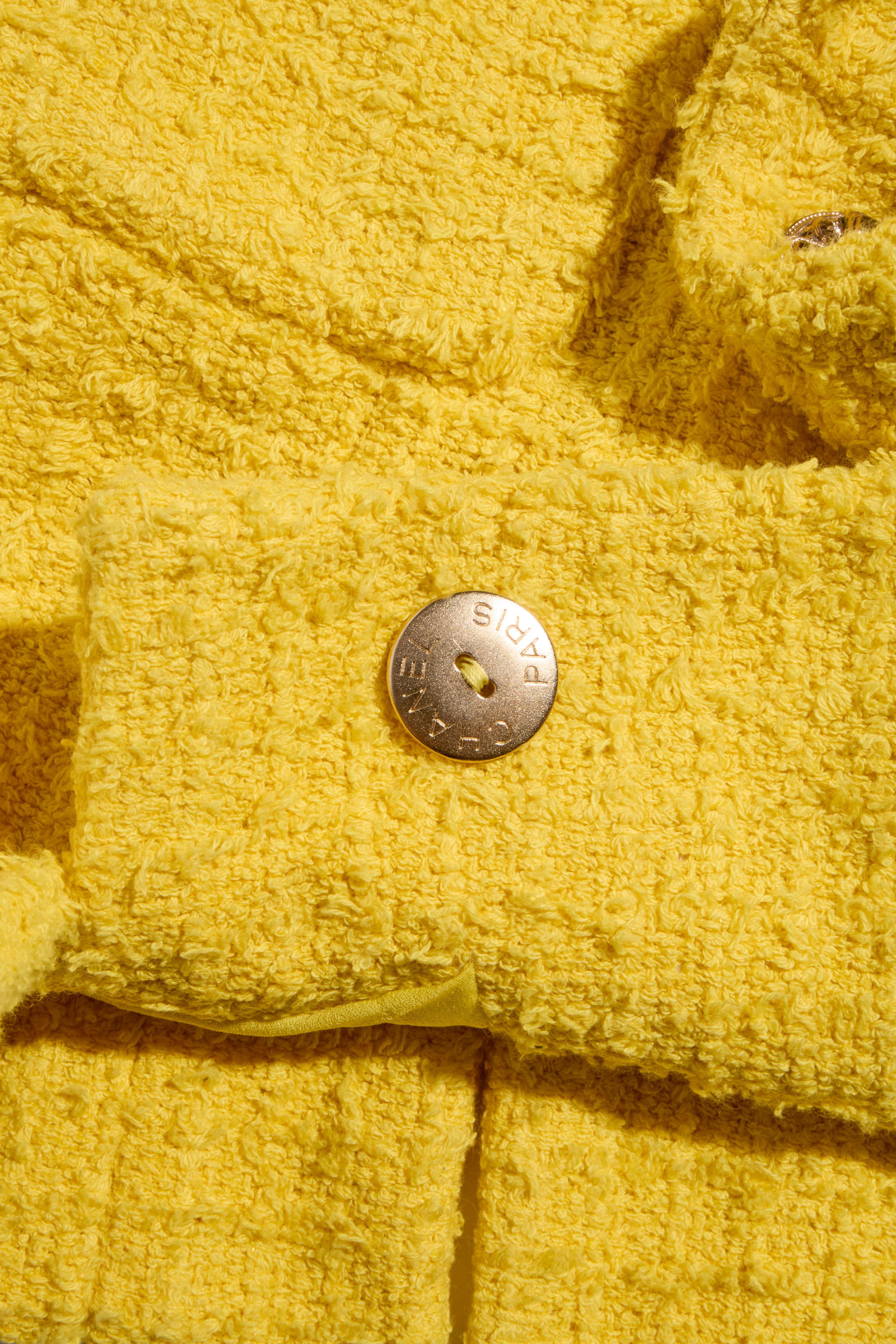 Chanel Printemps/Été 2022 Combinaison jupe en tweed jaune, FR 36 en vente 9
