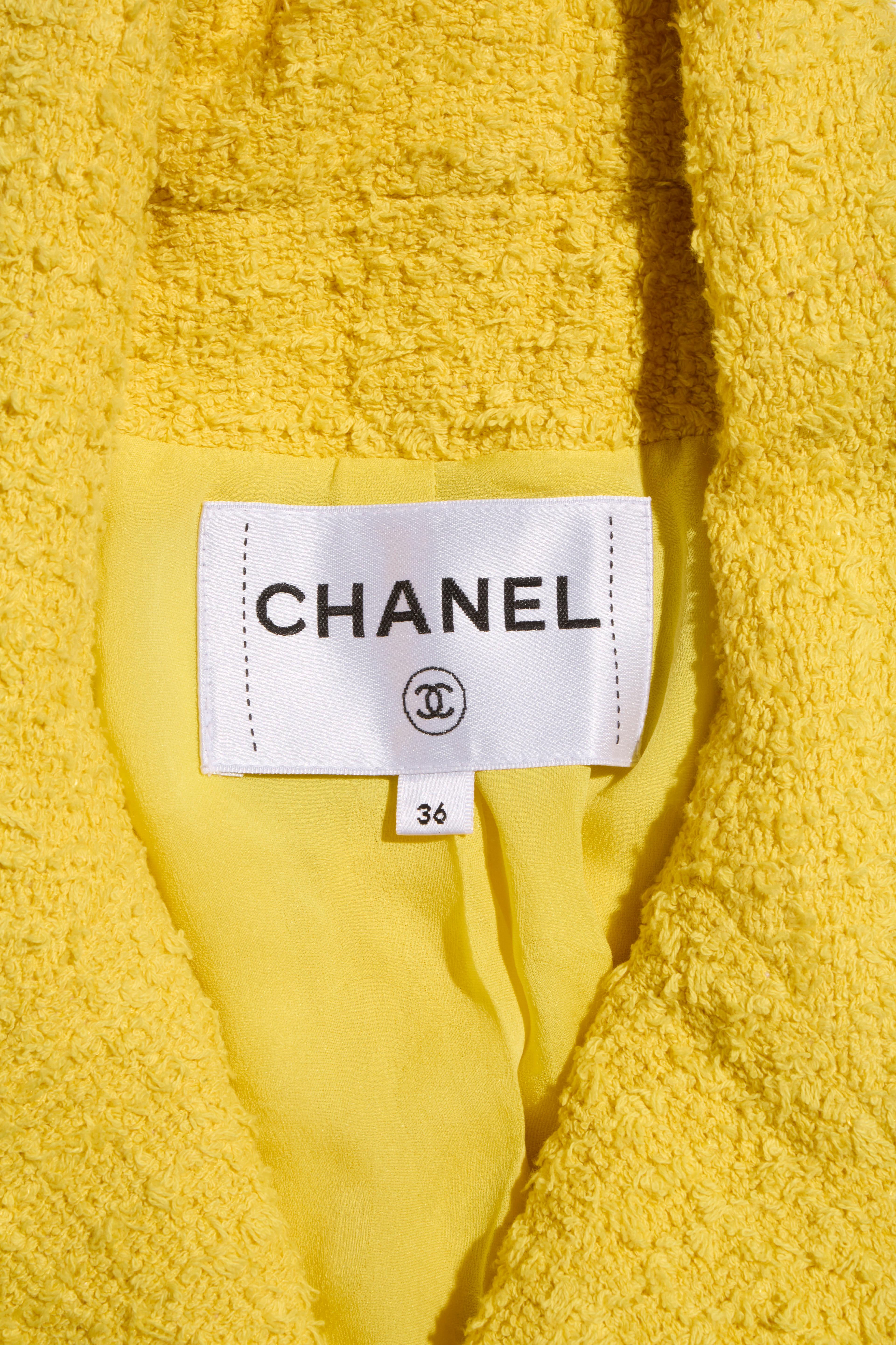 Chanel Printemps/Été 2022 Combinaison jupe en tweed jaune, FR 36 en vente 11
