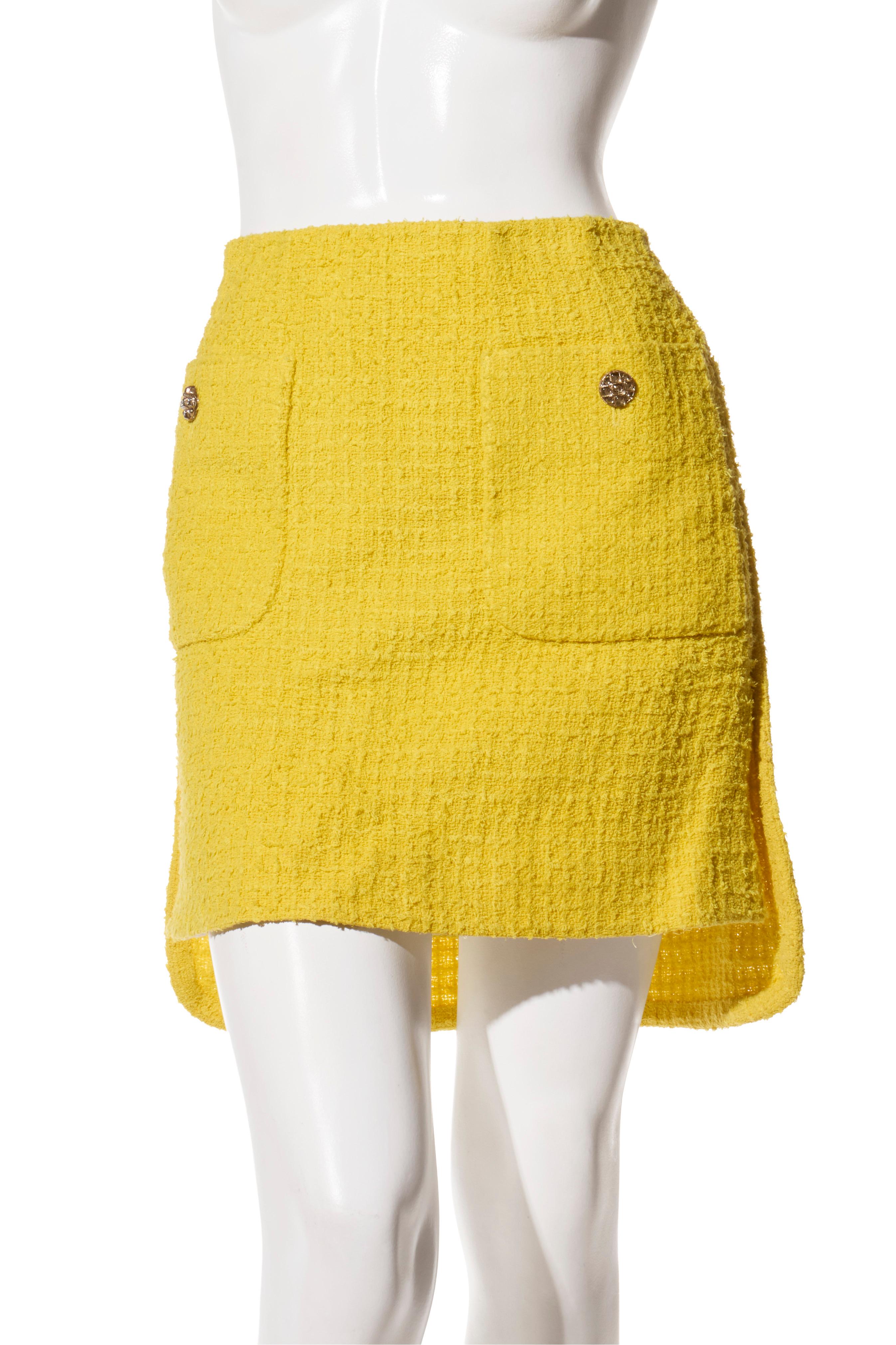 Chanel Printemps/Été 2022 Combinaison jupe en tweed jaune, FR 36 en vente 4
