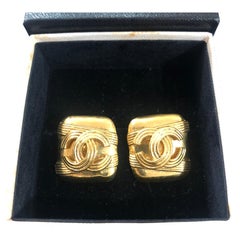 Vintage CHANEL square clip on earrings 