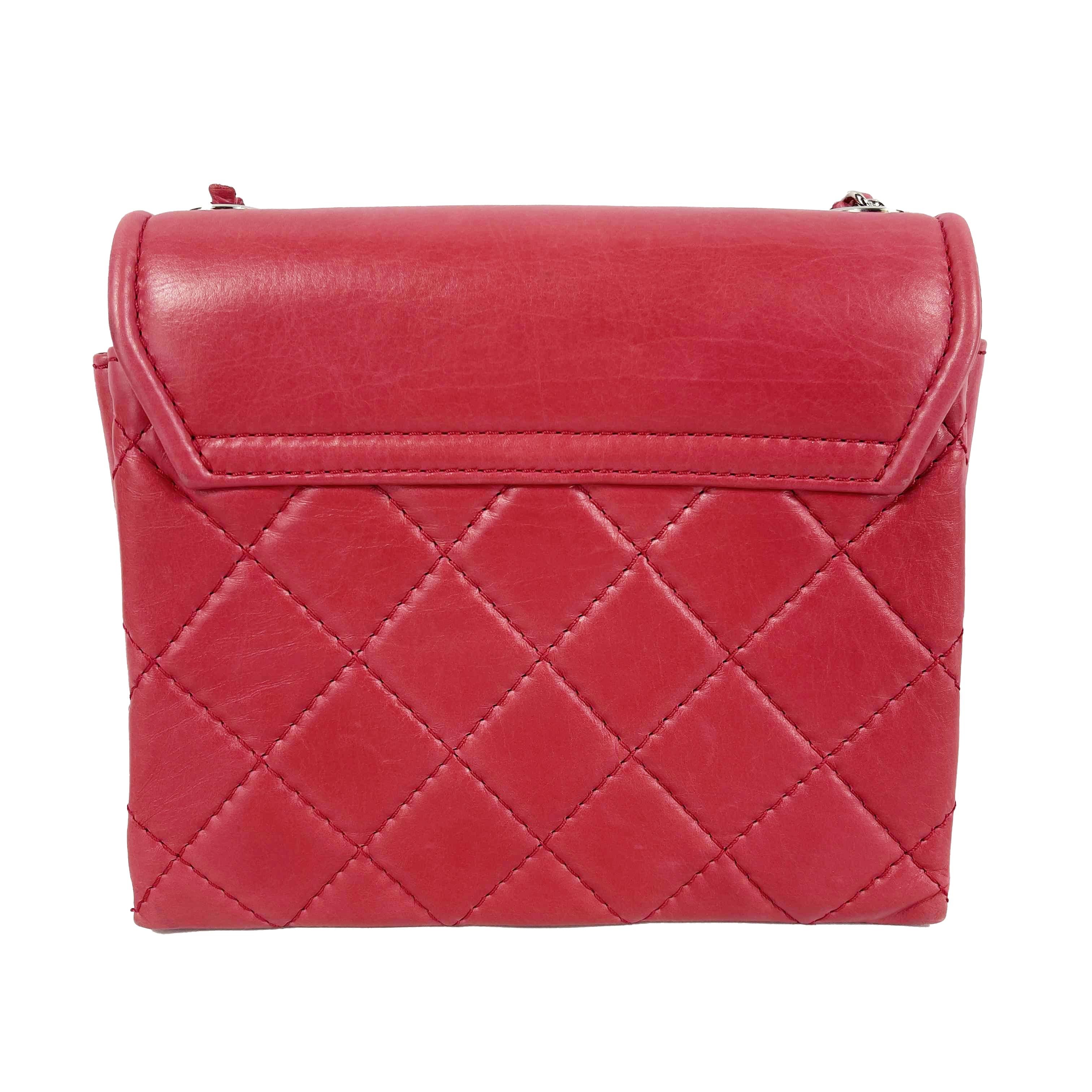 CHANEL - Square Flap Quilted Lambskin Shoulder Crossbody - Pink / Silver-tone

Description

This square style bag is made of deep pink soft quilted lambskin.
Large CC logo hinge lock closure.
Opens to 2 compartments and one zip pocket.
Threaded