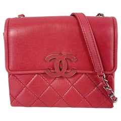 CHANEL Quadratische Klappe Gestepptes Lammfell Schulter Crossbody Rosa / Silberfarben