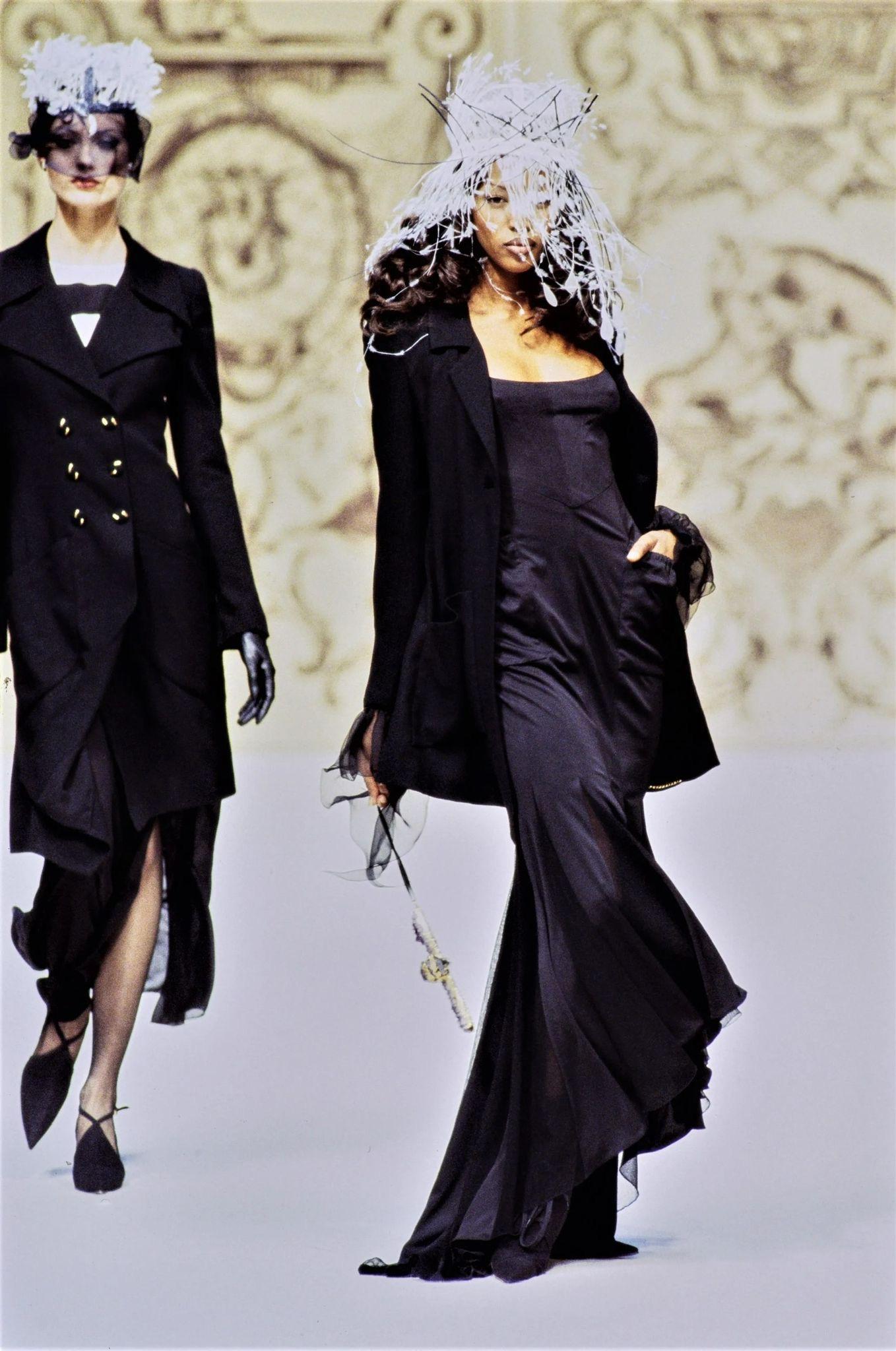 Chanel SS 1993 Alta Costura Vestido negro de corte al bies de punto de seda con abrigo de crepé de lana en venta 5