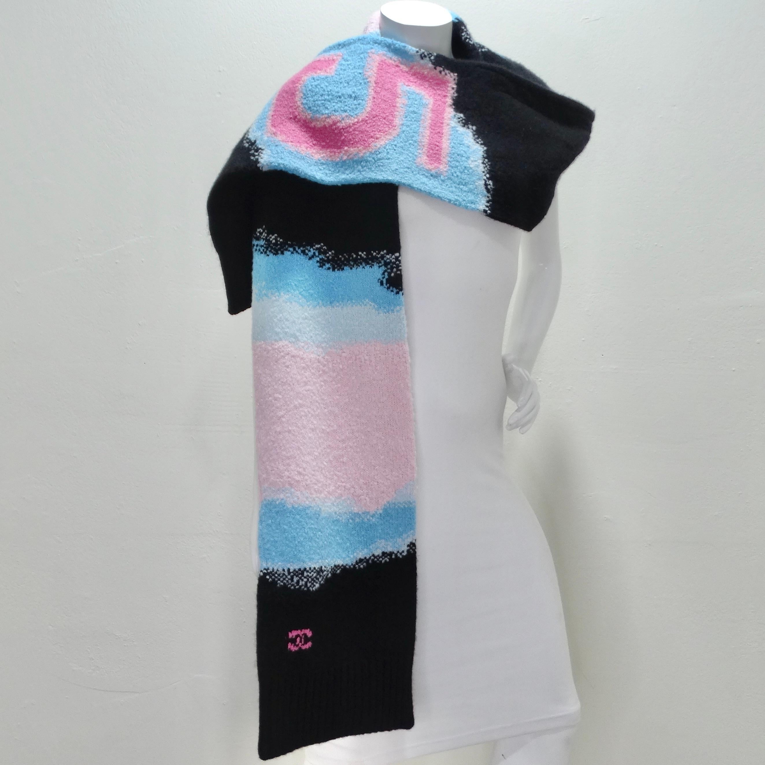 Chanel SS 2023 No 5 Cashmere Knit Scarf For Sale 1