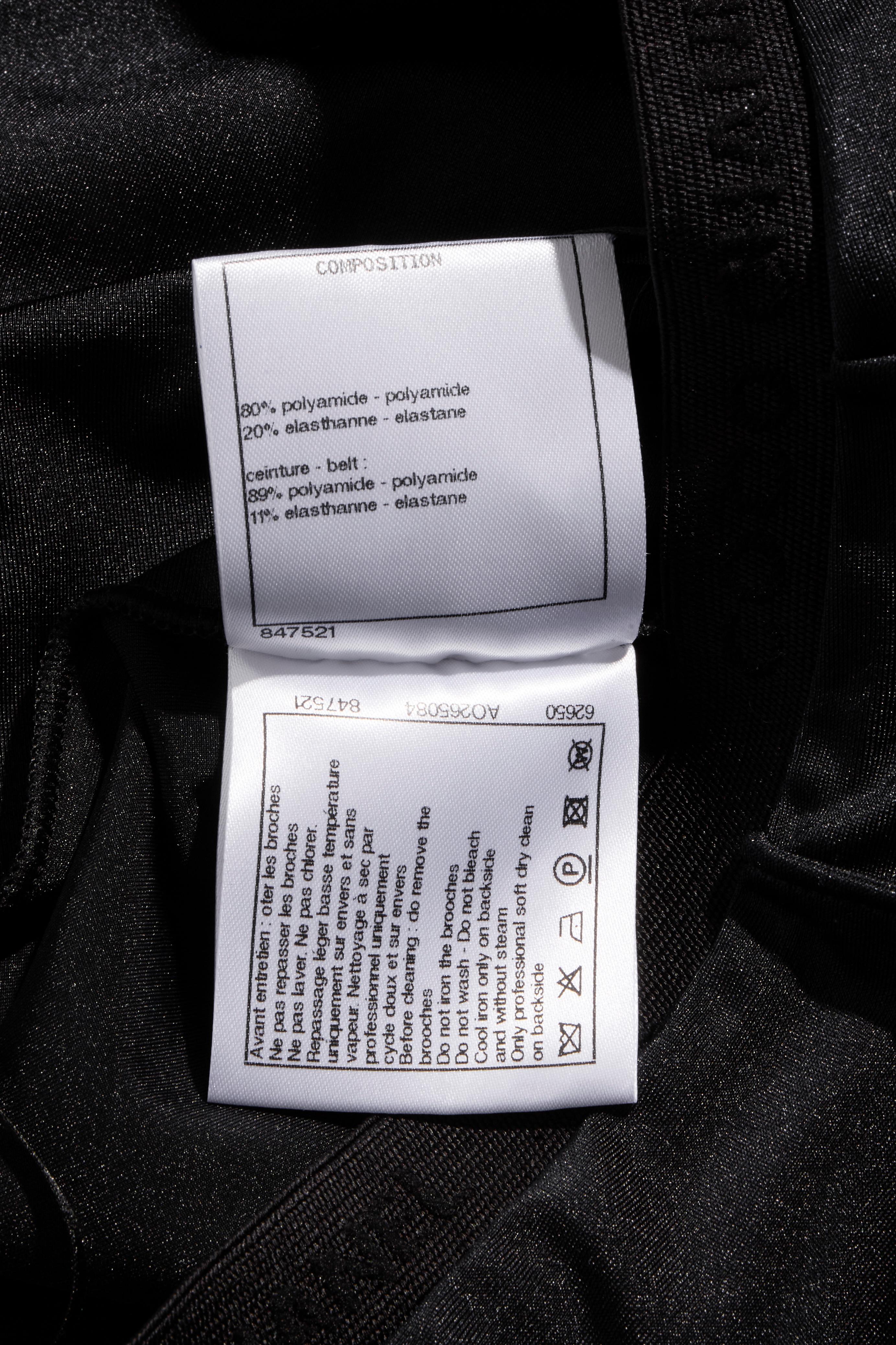 Leggings Chanel SS19 con fiocco e camelia in raso nero - Passerella  Taglia FR 36 in vendita 7