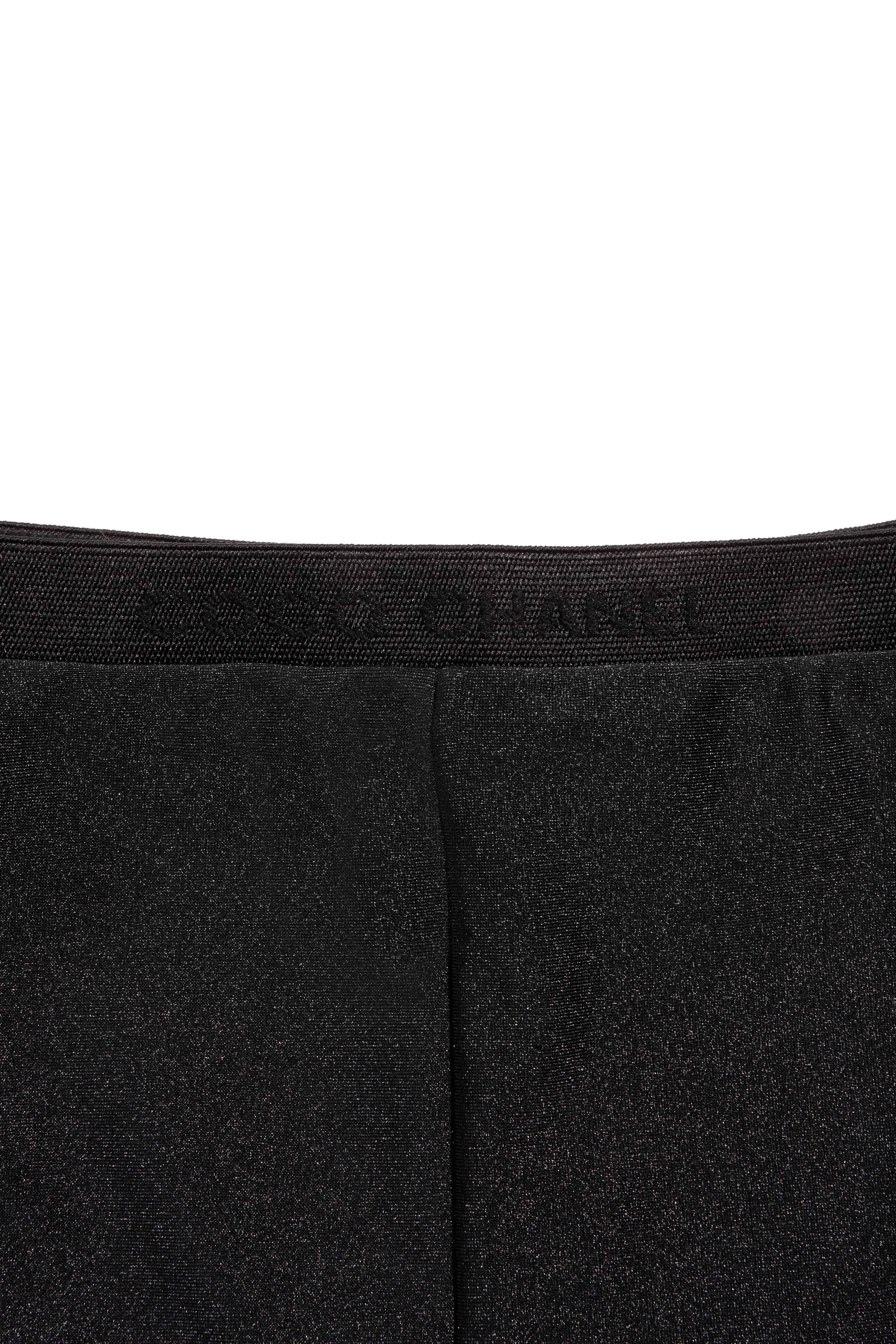 Donna Leggings Chanel SS19 con fiocco e camelia in raso nero - Passerella  Taglia FR 36 in vendita
