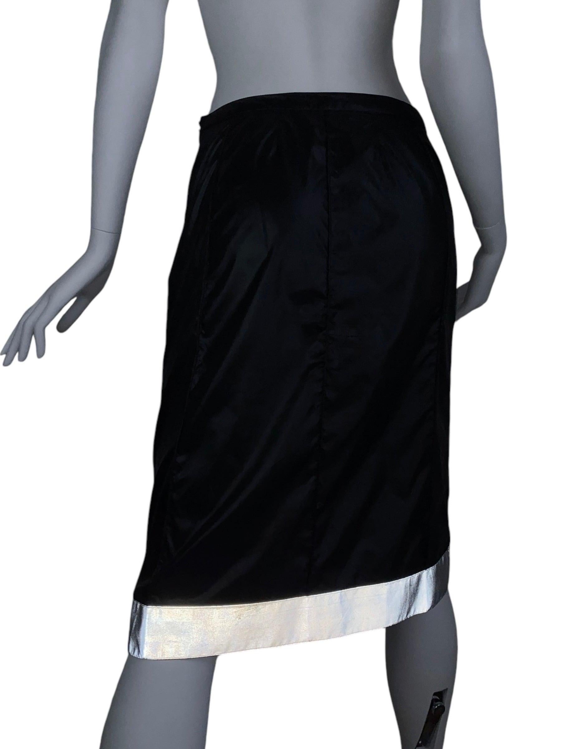 CHANEL SS1999 by Karl Lagerfeld for Chanel - GONNA MIDI IN NYLON NERO RIFLETTENTE in vendita 5