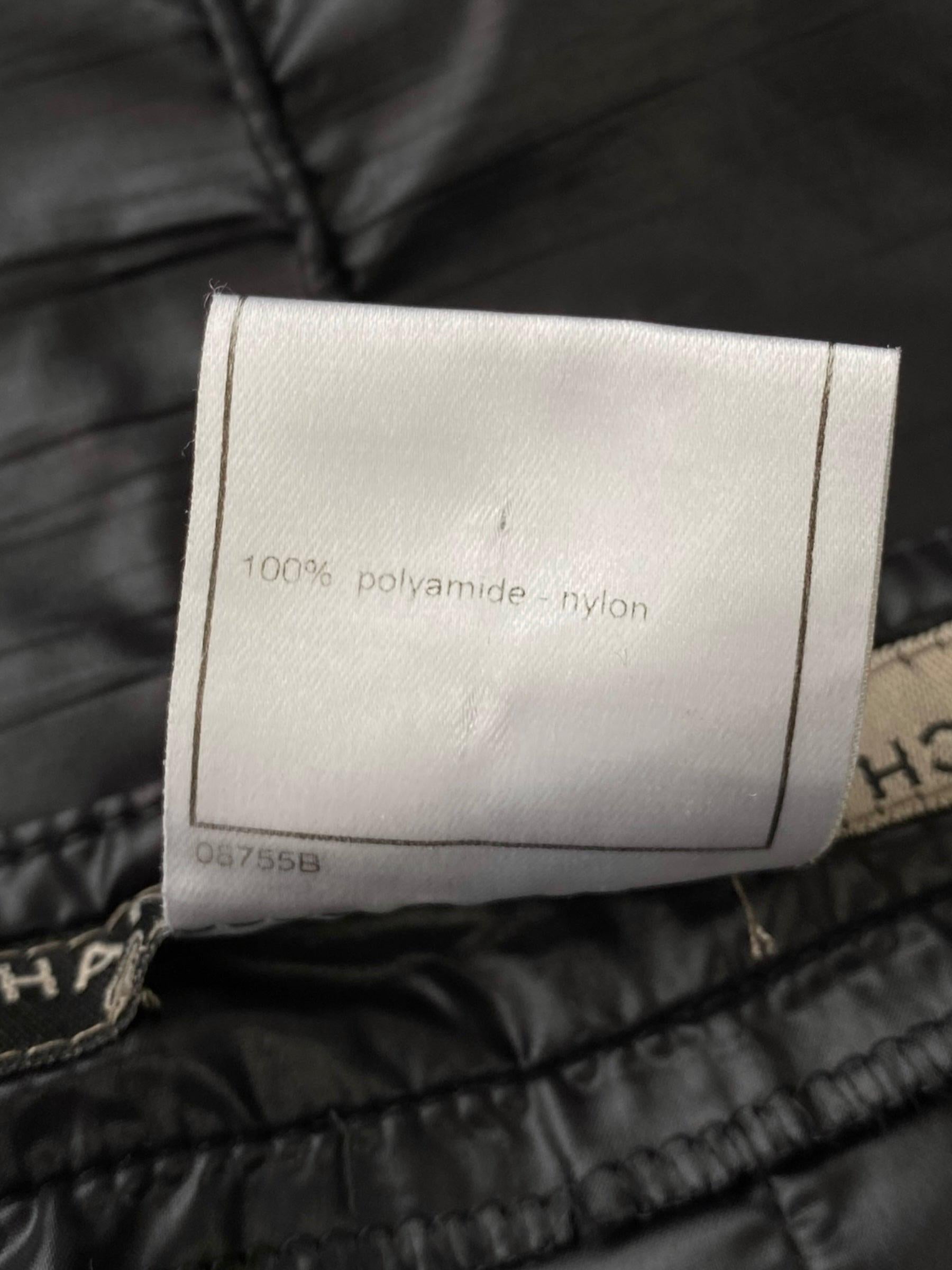 CHANEL SS1999 by Karl Lagerfeld for Chanel - GONNA MIDI IN NYLON NERO RIFLETTENTE in vendita 7
