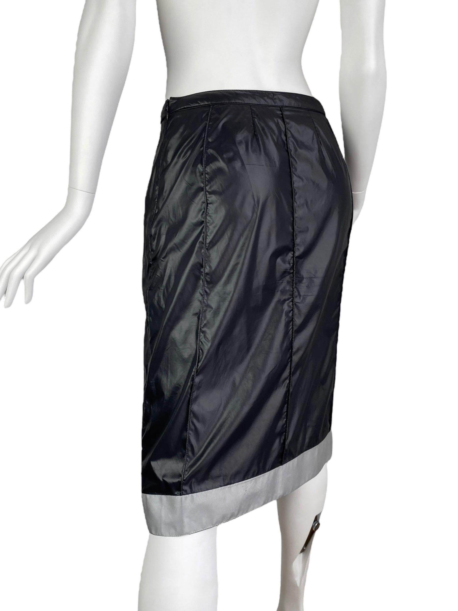 CHANEL SS1999 by Karl Lagerfeld for Chanel - GONNA MIDI IN NYLON NERO RIFLETTENTE in vendita 4