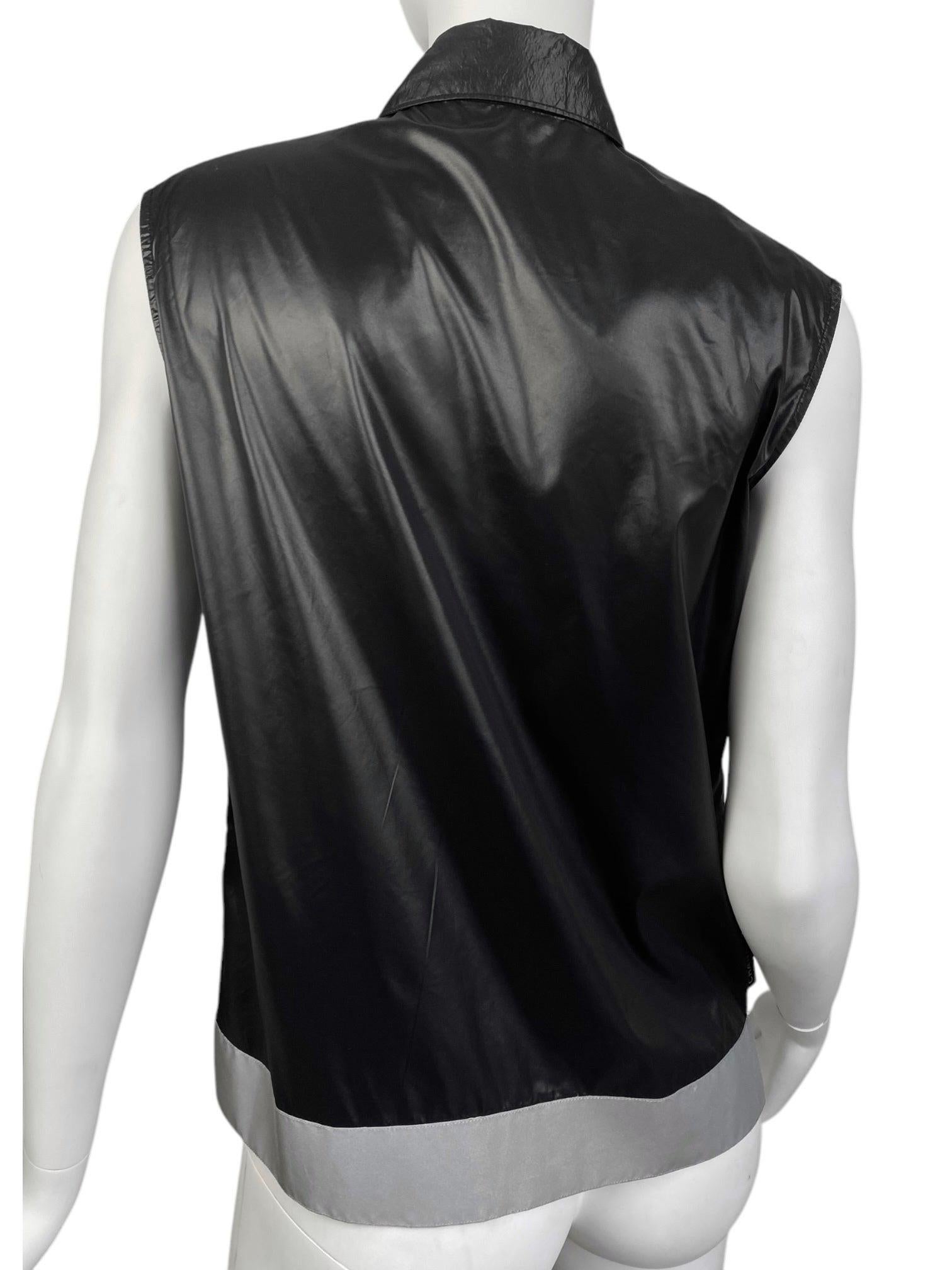 CHANEL SS1999 by Karl Lagerfeld GILET NERO IN NYLON RIFLETTENTE in vendita 6