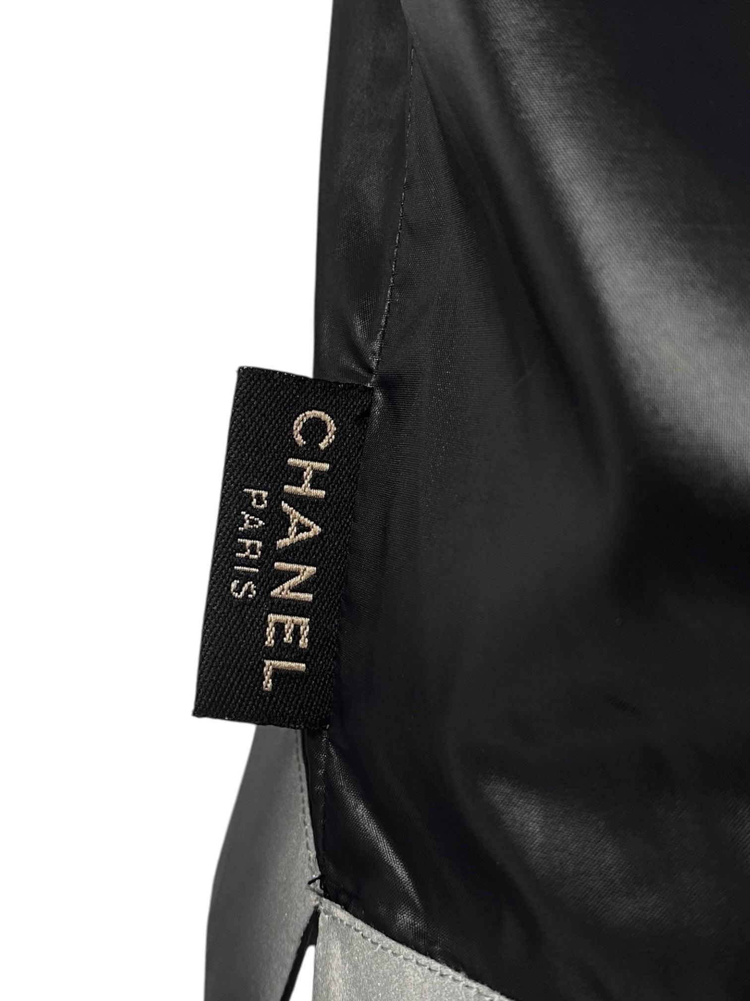 CHANEL SS1999 by Karl Lagerfeld GILET NERO IN NYLON RIFLETTENTE in vendita 2
