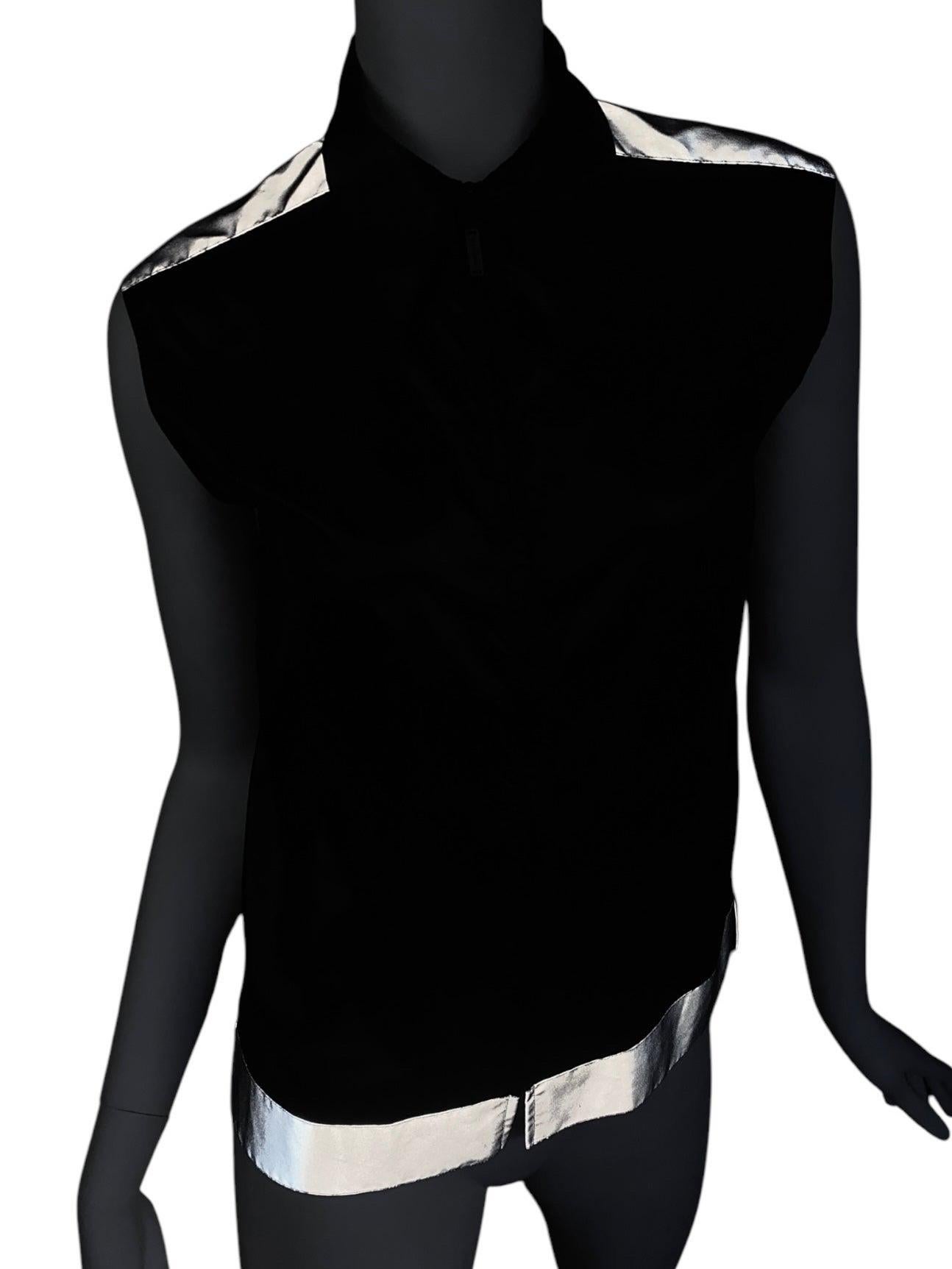 CHANEL SS1999 by Karl Lagerfeld GILET NERO IN NYLON RIFLETTENTE in vendita 3