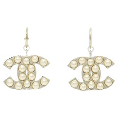 Chanel SS2004 Pendientes Boucles Creoles CC Maxi Perlas CC en aros