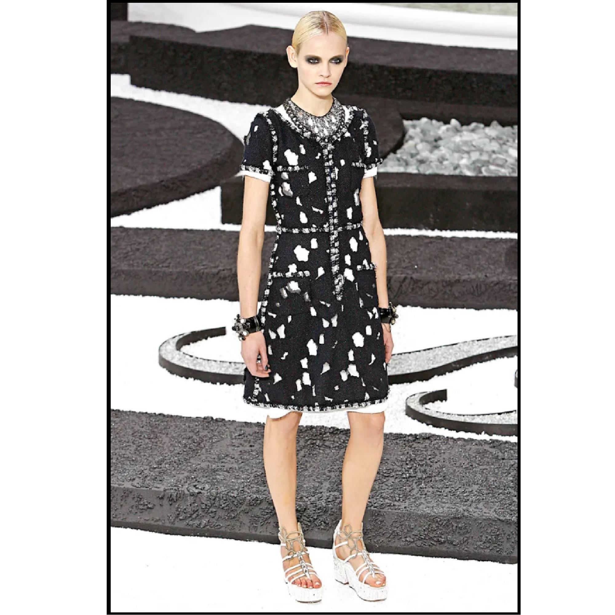 Chanel SS2011 Robe FR38 Robe minimaliste en viscose blanche US8 en vente 1