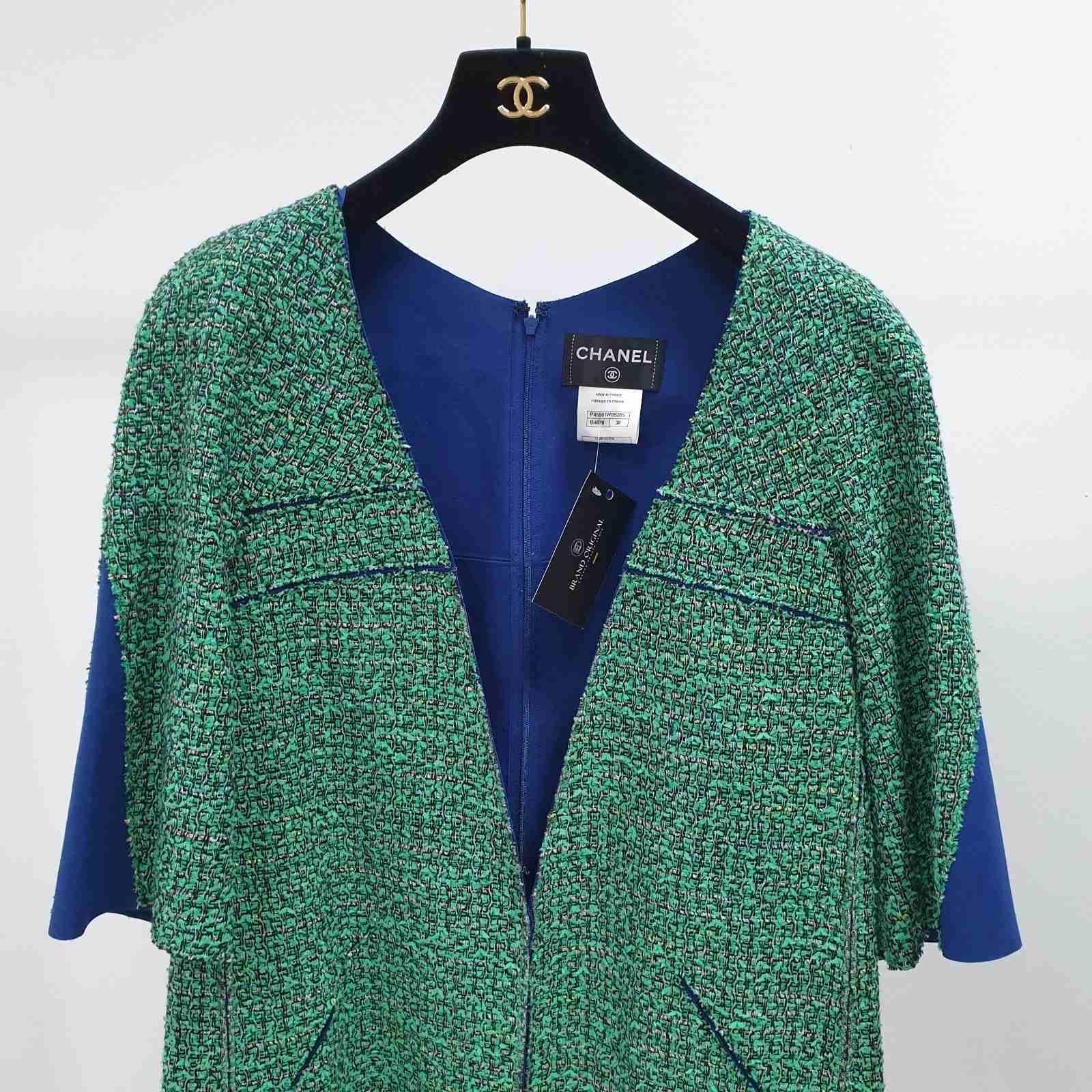 Chanel SS2013 Green Coat  In Excellent Condition For Sale In Krakow, PL