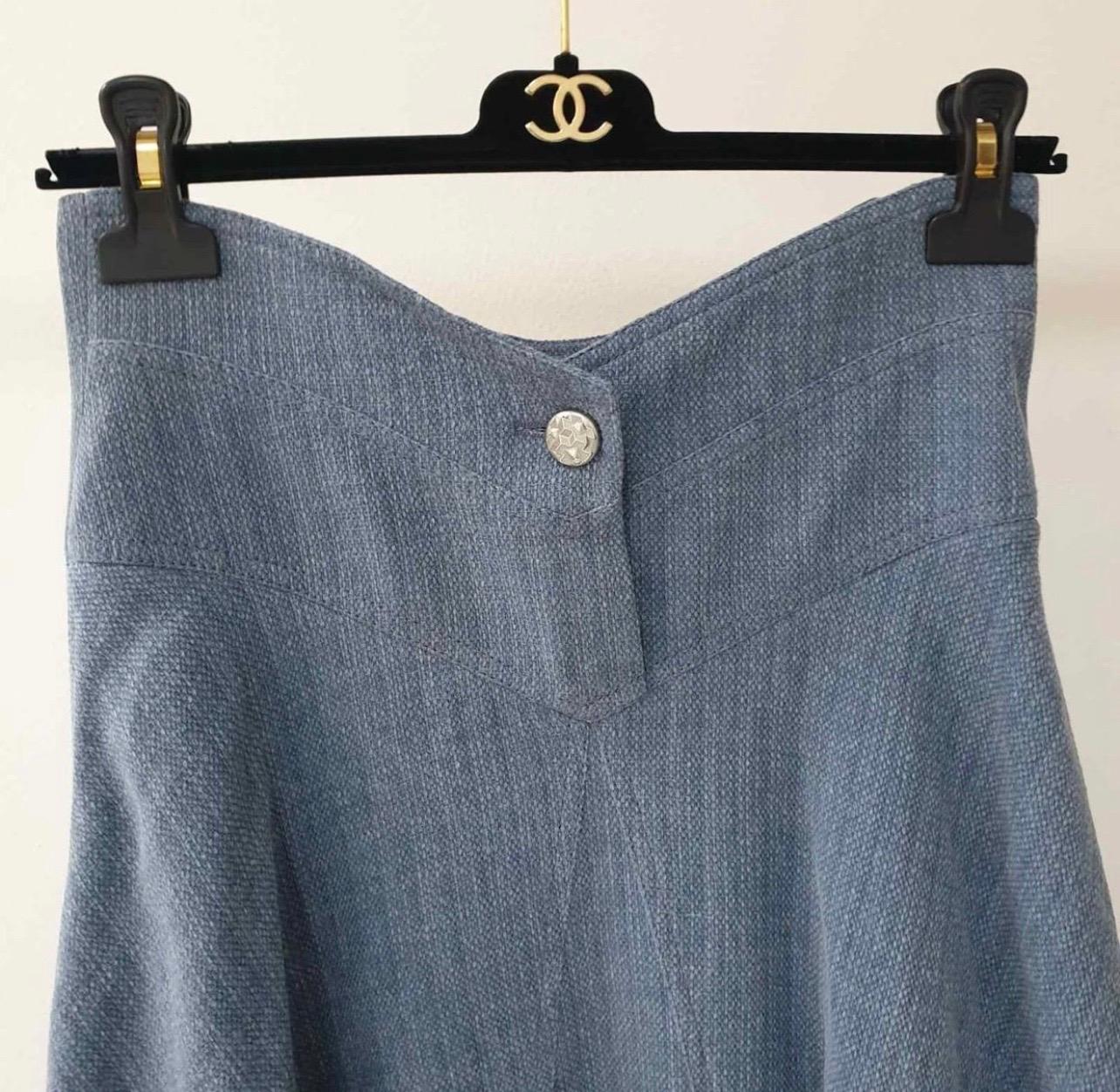 Dalla collezione Airport SS 2016.
Sz.44
Ottime condizioni.
L'appendino non è incluso.