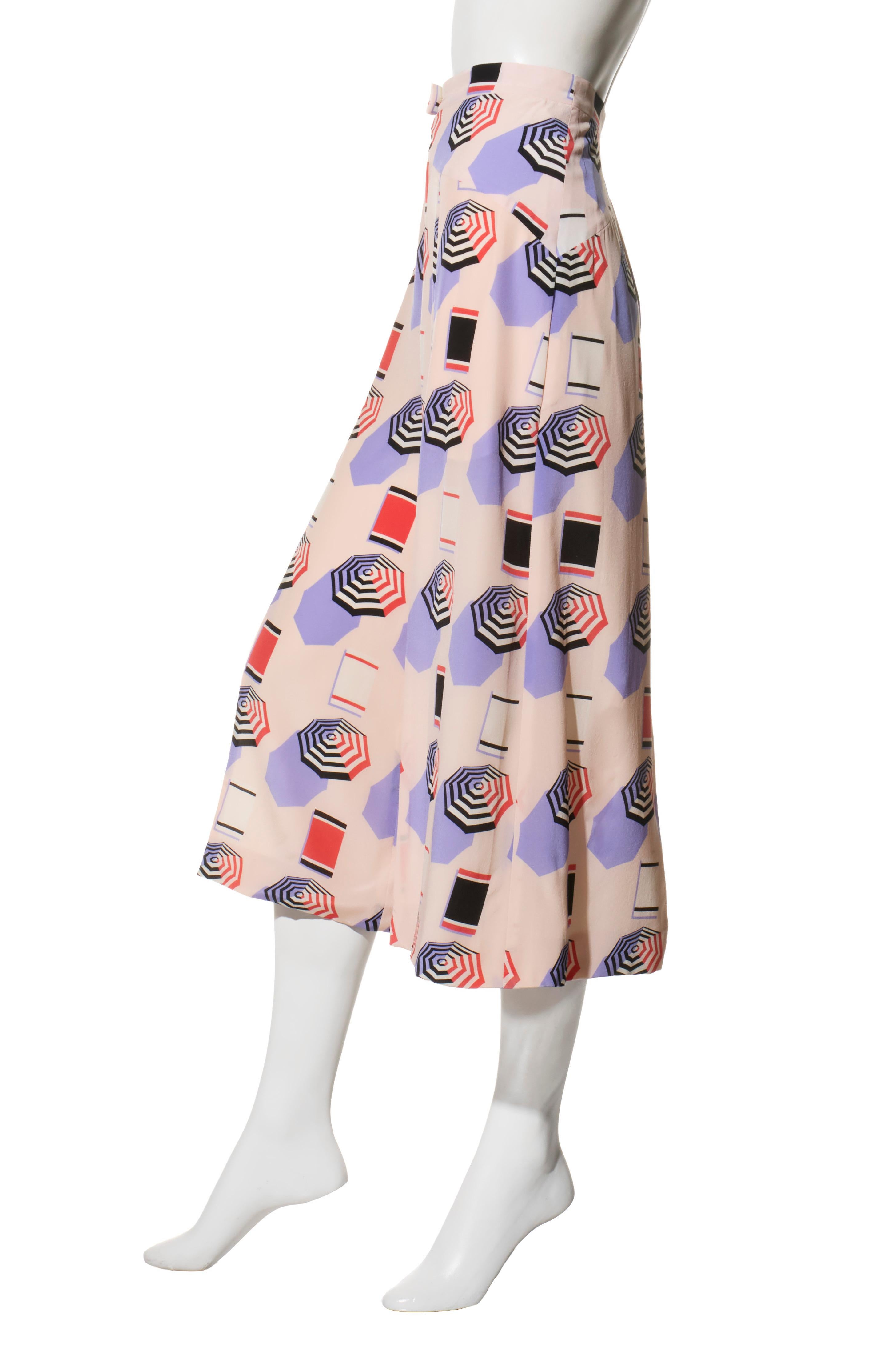Chanel SS2019 Silk Lipstick Print Blouse & Pants Set FR 38 Collector’s Piece For Sale 7