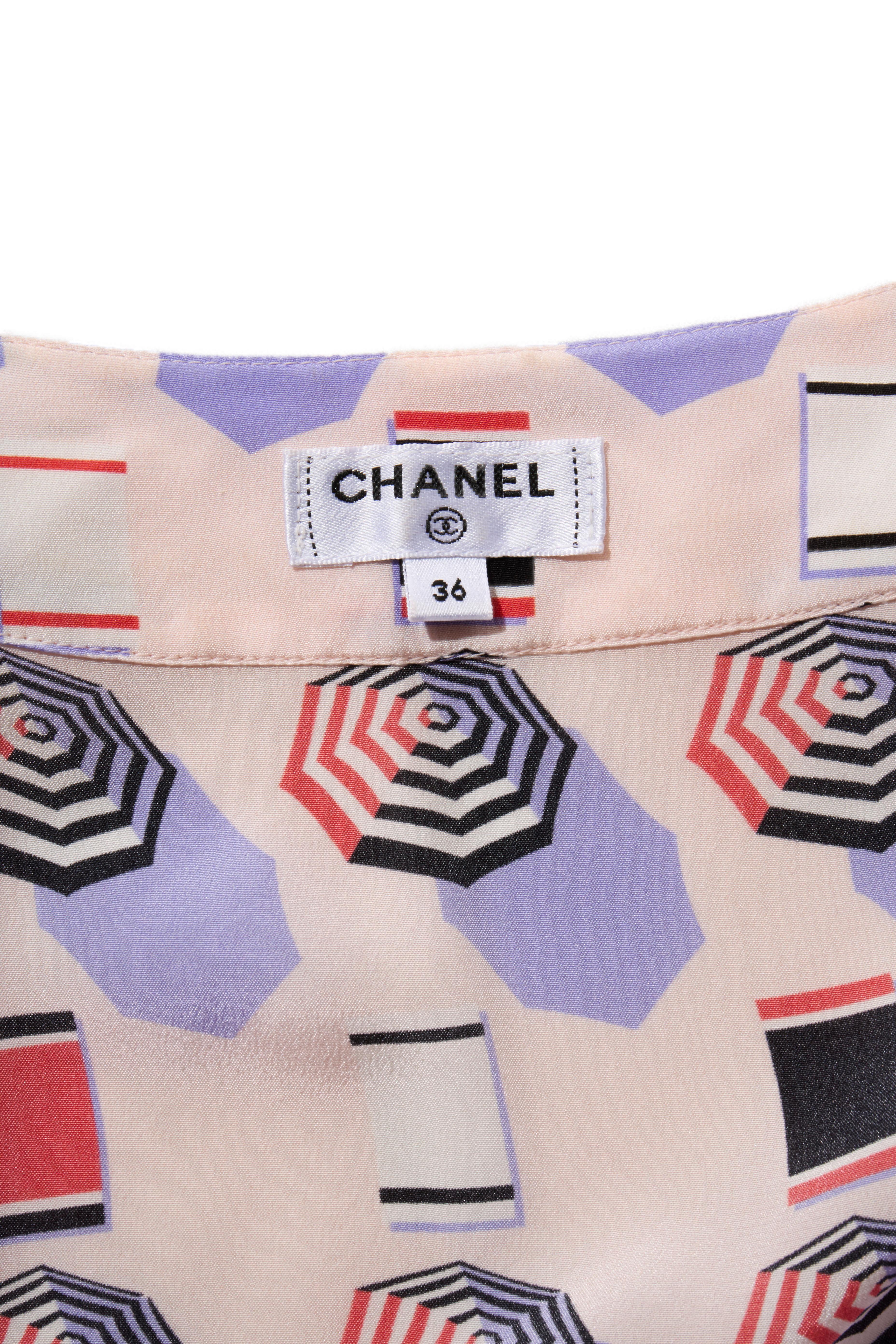 Chanel SS2019 Silk Lipstick Print Blouse & Pants Set FR 38 Collector’s Piece For Sale 12