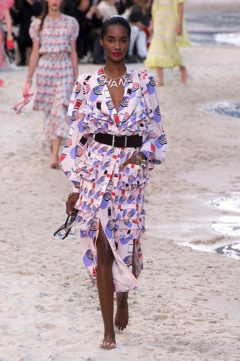 Gray Chanel SS2019 Silk Lipstick Print Blouse & Pants Set FR 38 Collector’s Piece For Sale