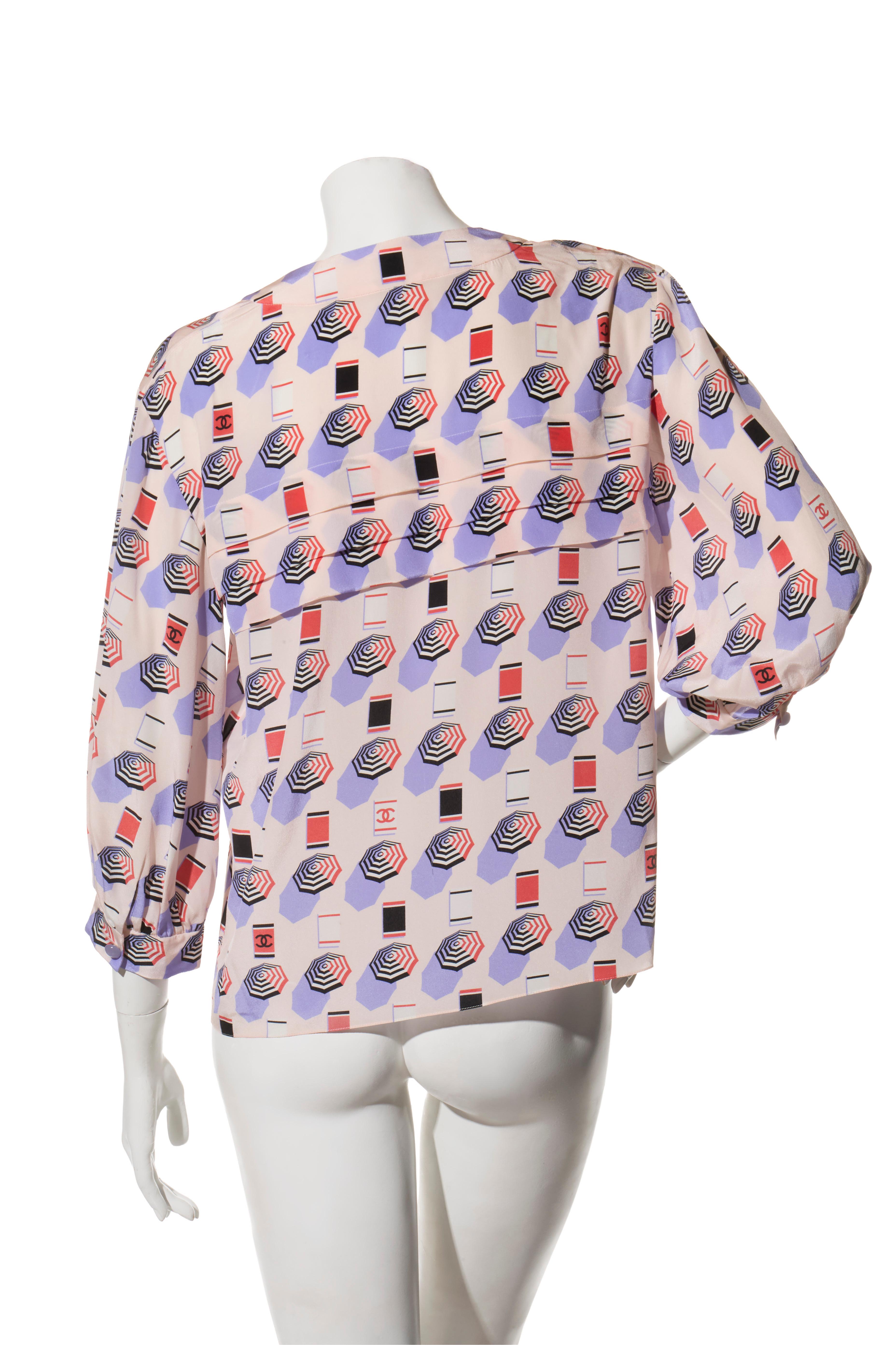 Chanel SS2019 Silk Lipstick Print Blouse & Pants Set FR 38 Collector’s Piece For Sale 4