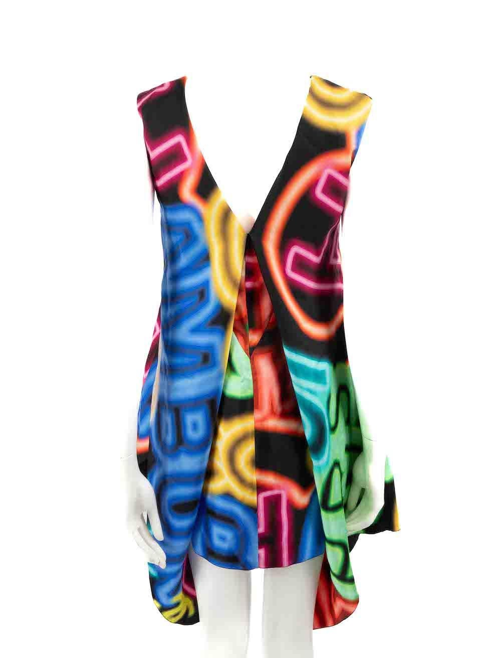 Chanel SS21 Runway Graffiti CC Art Silk Colourful Dress Size XS In New Condition For Sale In London, GB