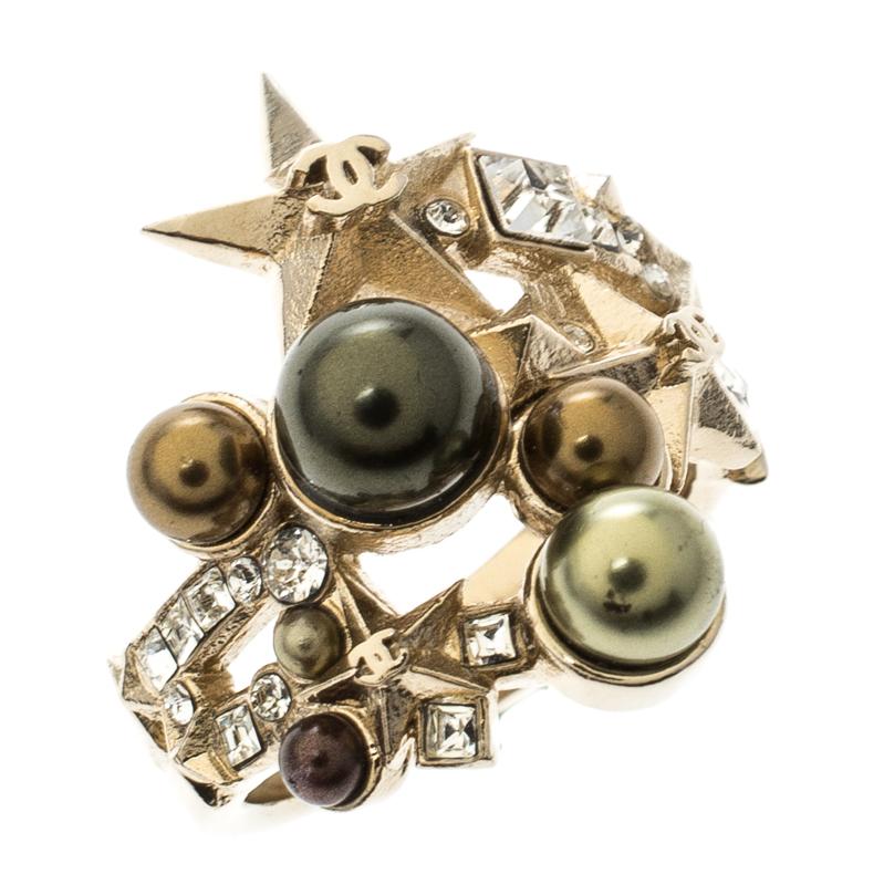 Chanel Star Comet Crystal Faux Pearl Gold Tone Ring Size 52.5 In Excellent Condition In Dubai, Al Qouz 2