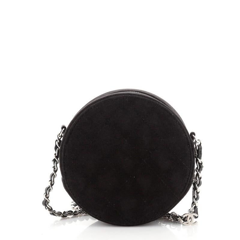 Chanel Pochette rotonda con catena in pelle scamosciata trapuntata e impreziosita da cristalli In condizioni buone a NY, NY