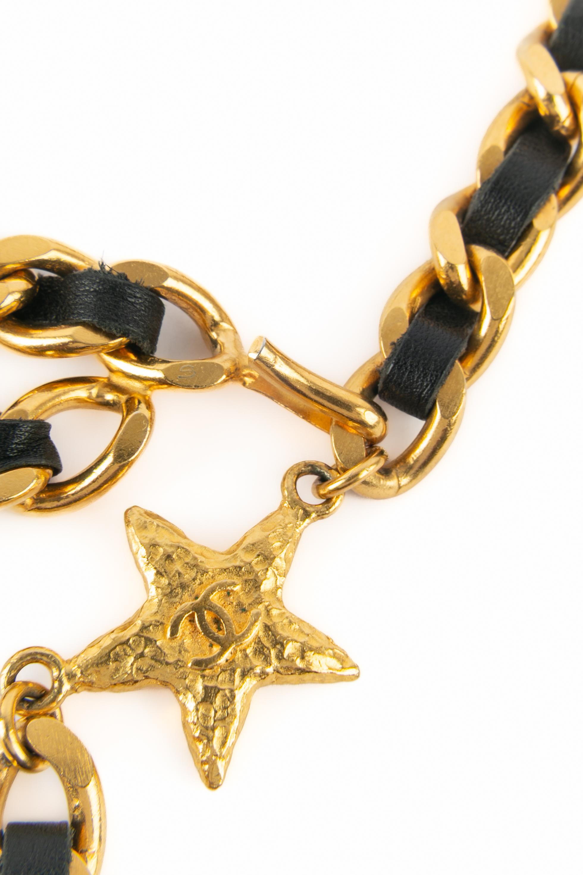 Cinturón estrellado Chanel 1995 en venta 3