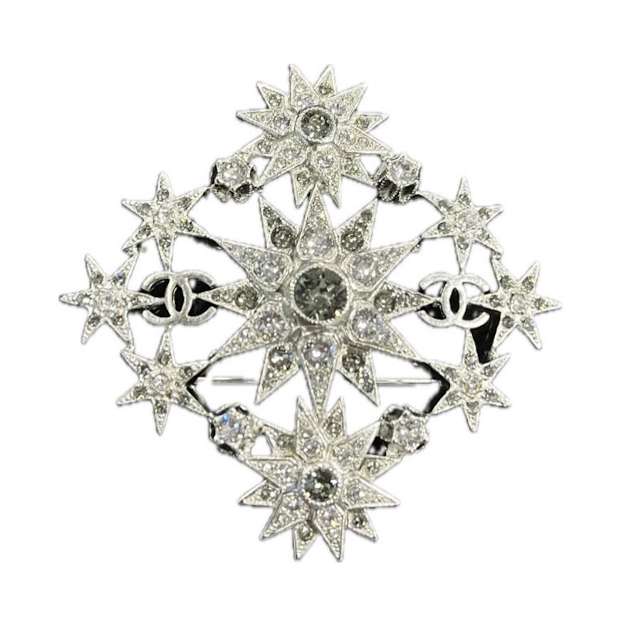 Chanel Starry Brooch In Excellent Condition For Sale In Paris, FR
