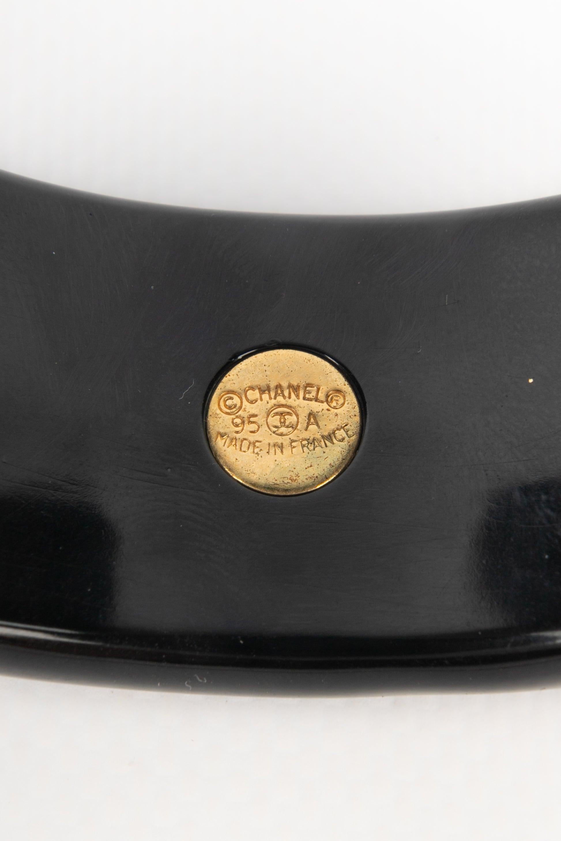 Chanel Starry Cuff Bracelet with Black Bakelite, 1995 For Sale 3