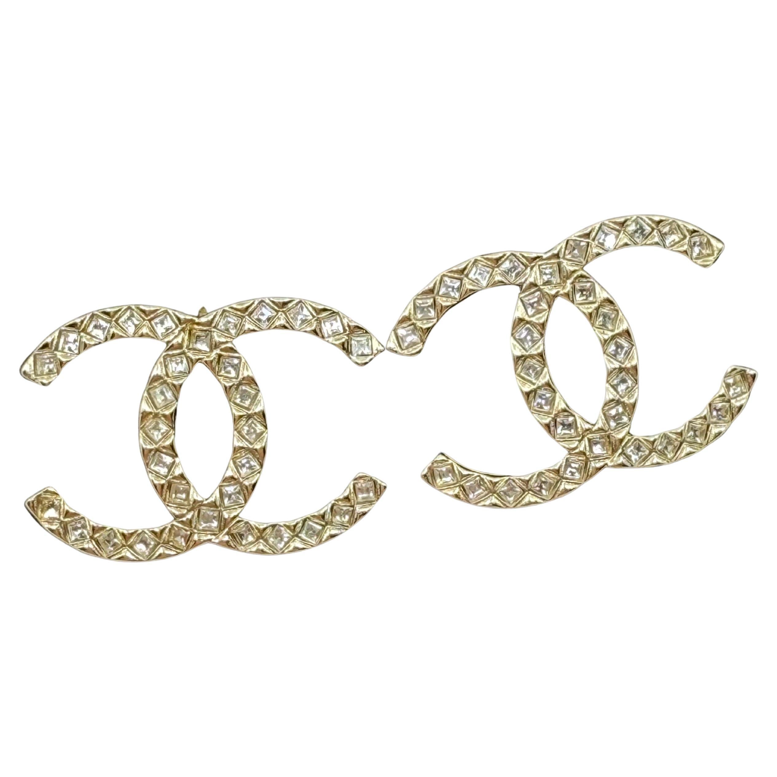 Chanel Statement Gold Crystal CC Earrings en vente