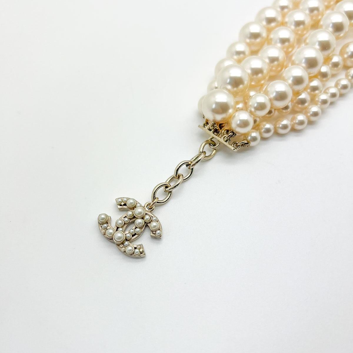 A striking statement Chanel Pearl Torsade Bracelet. Featuring multiple rows of luxurious pearls in a torsade style. Finished with the iconic CC laden with split pearls. The perfect, timeless investment.
Who wouldn’t want to own a piece of vintage