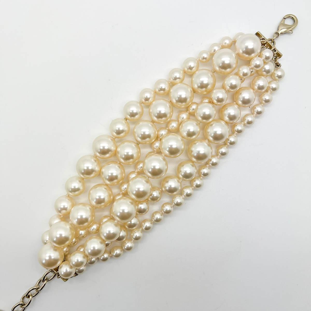 Chanel Statement Pearl Torsade CC Logo Bracelet 2014 For Sale 1