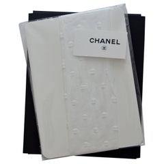 Chanel Strümpfe Strumpfhosen Laufsteg CC Logo WEISS Größe M - AUSVERKAUFT! Brandneu!