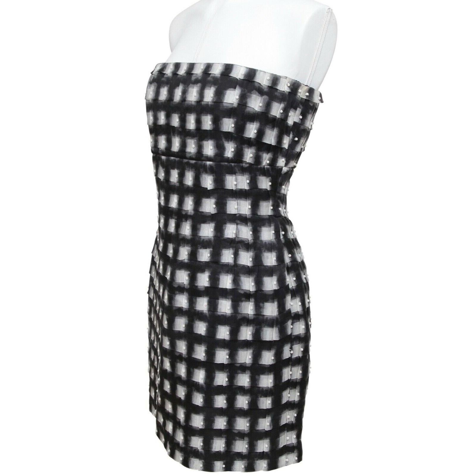 CHANEL Strapless Dress Pearls Black Checkered White RUNWAY 2013 Sz 38 In Fair Condition In Hollywood, FL