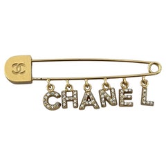 Chanel Strass Brooch in Gold Metal, Spring–Summer 2001