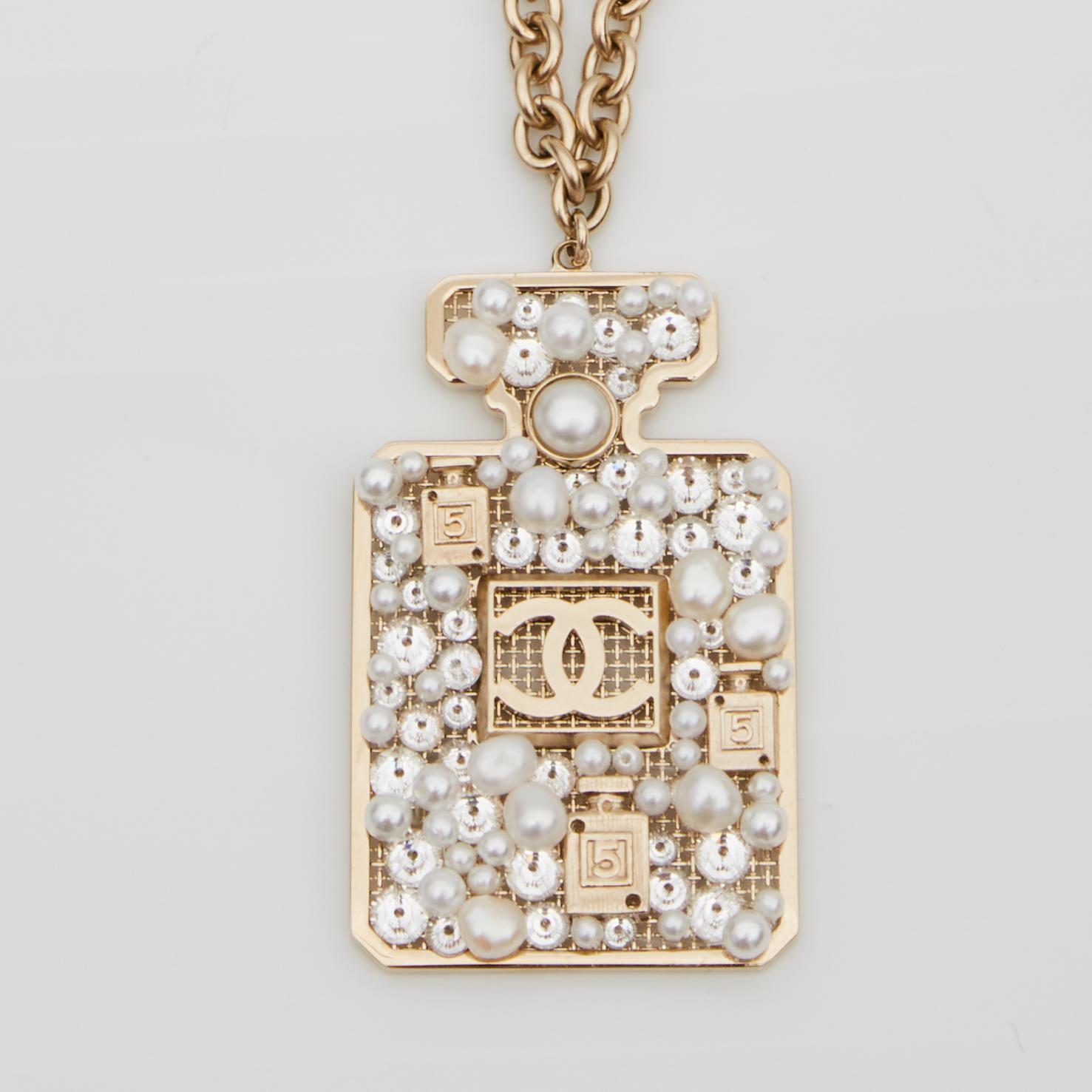 chanel perfume bottle necklace