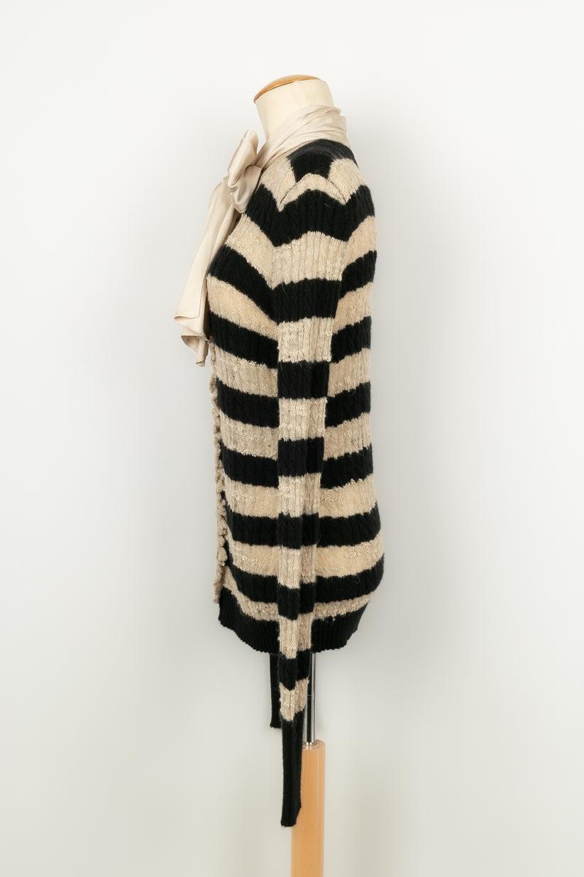 Chanel Striped Cashmere Cardigan with a Silk Scarf In Excellent Condition In SAINT-OUEN-SUR-SEINE, FR