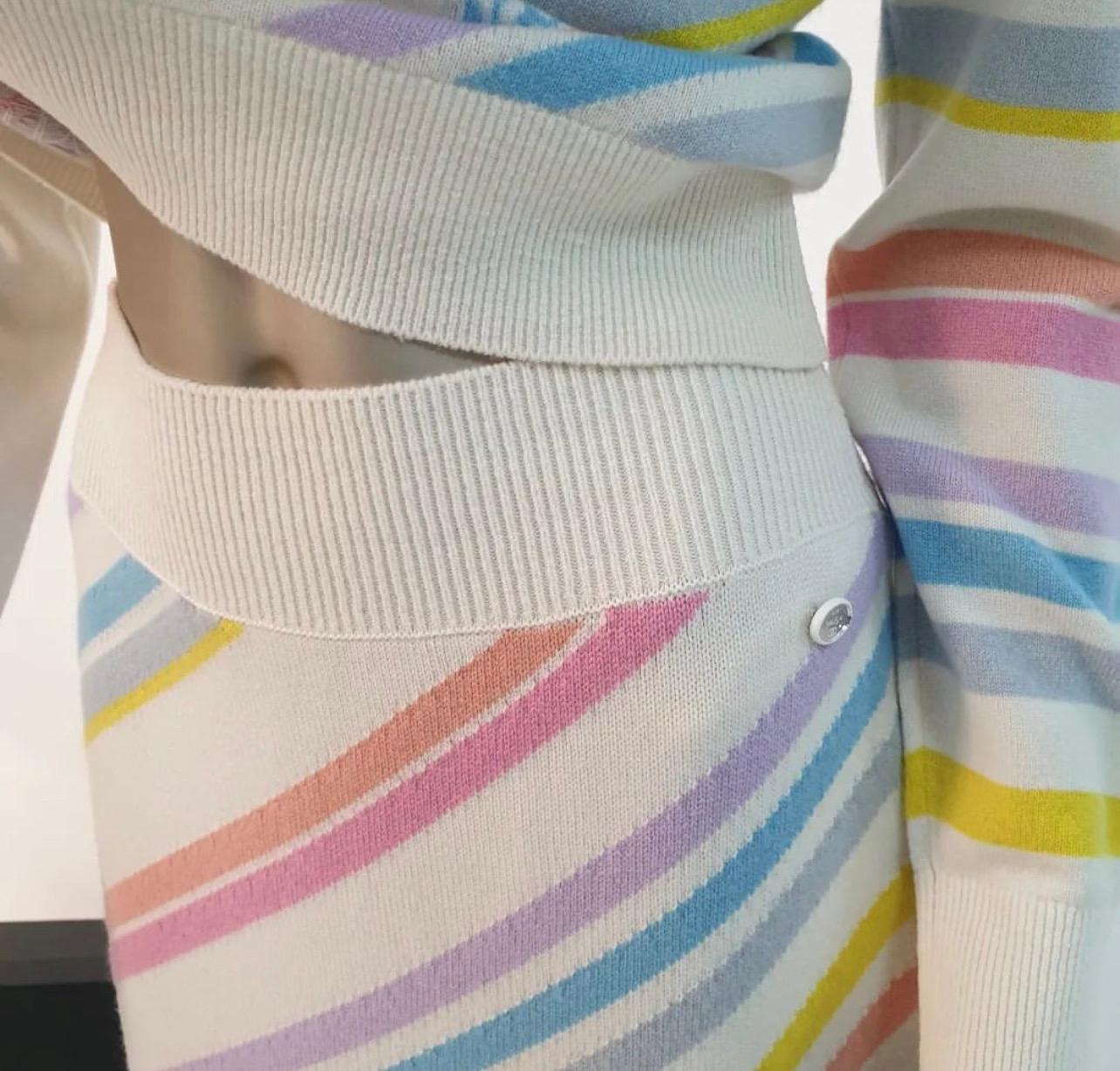 Chanel Sweater amd Skirt Set from the 19C Collection.

Crafted in 100% Cashmere with colorful stripes.


Sweater size-40
Skirt size-42


Condition is very good.