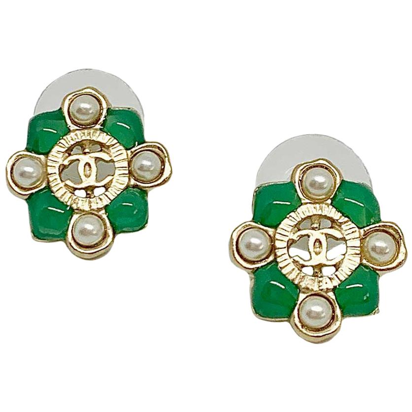 CHANEL Stud Earrings in Gilt Metal and Green Molten Glass at 1stDibs